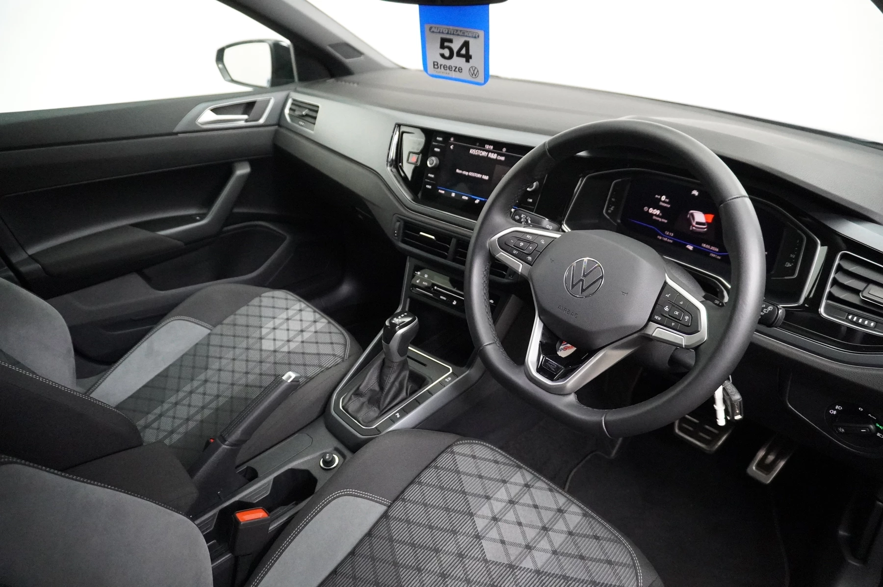 Volkswagen-Polo-image-5