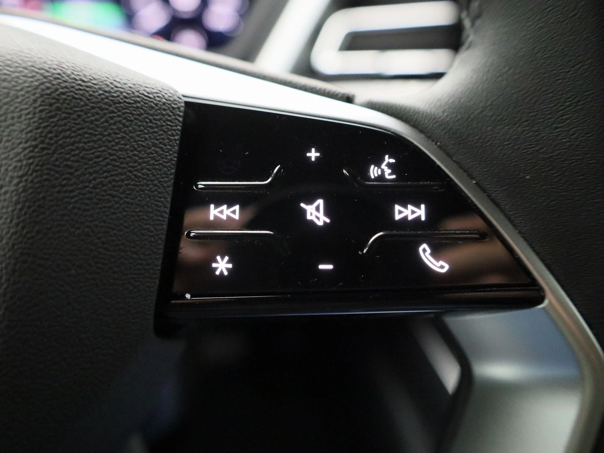 Audi-Q4 e-tron-image-18