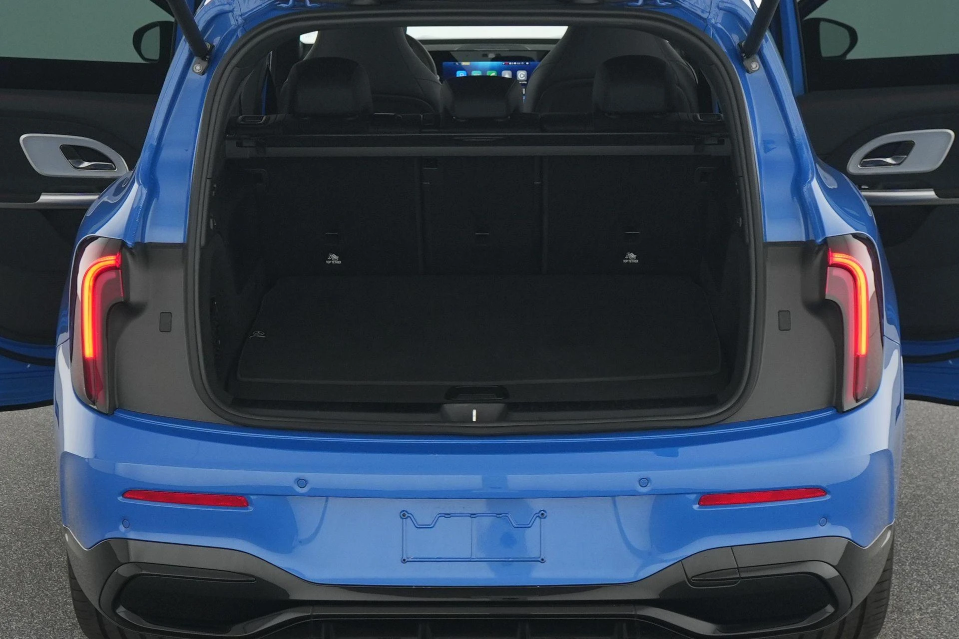 Mercedes-Benz-GLB-image-17