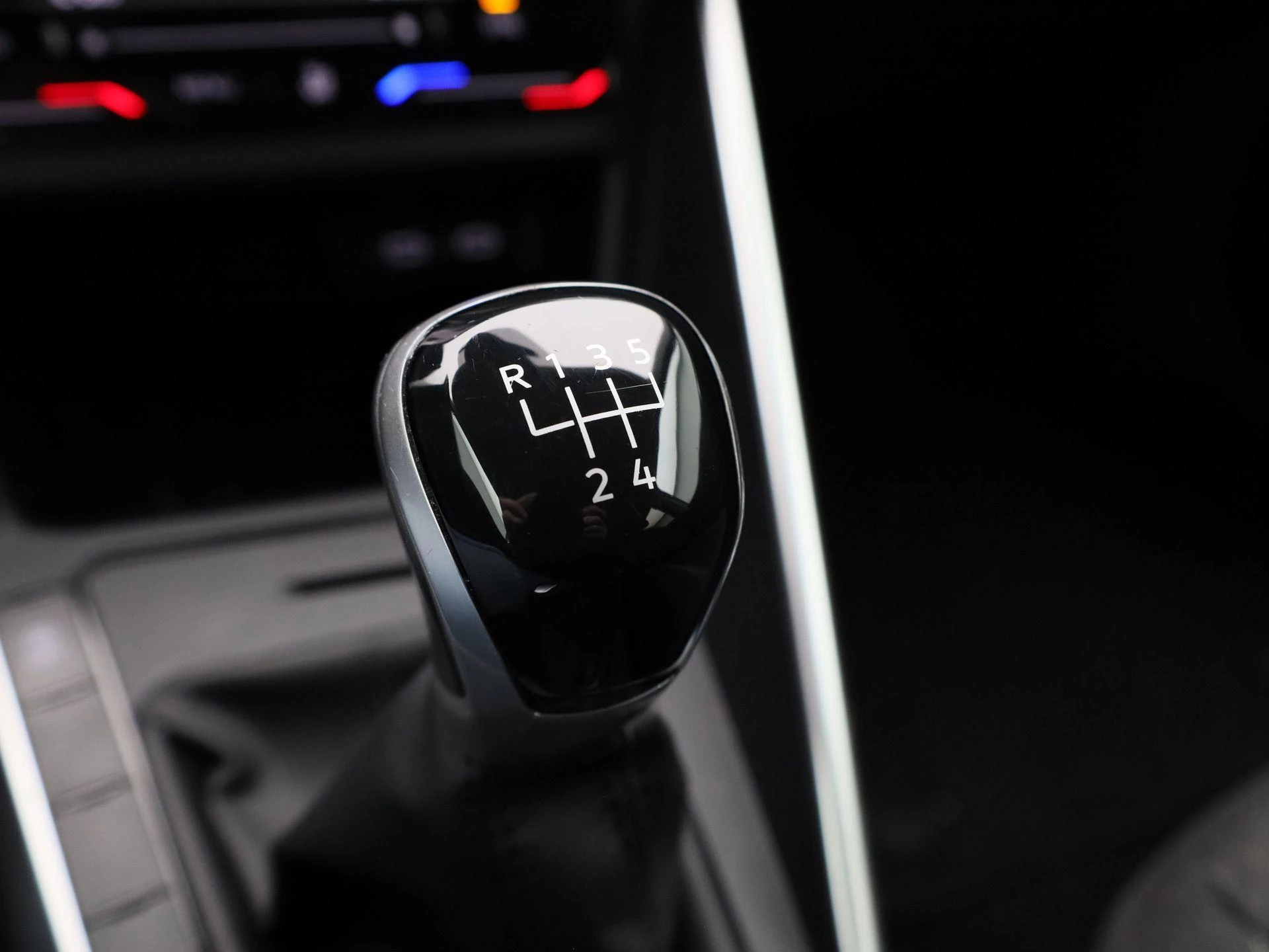 Volkswagen-Polo-image-21