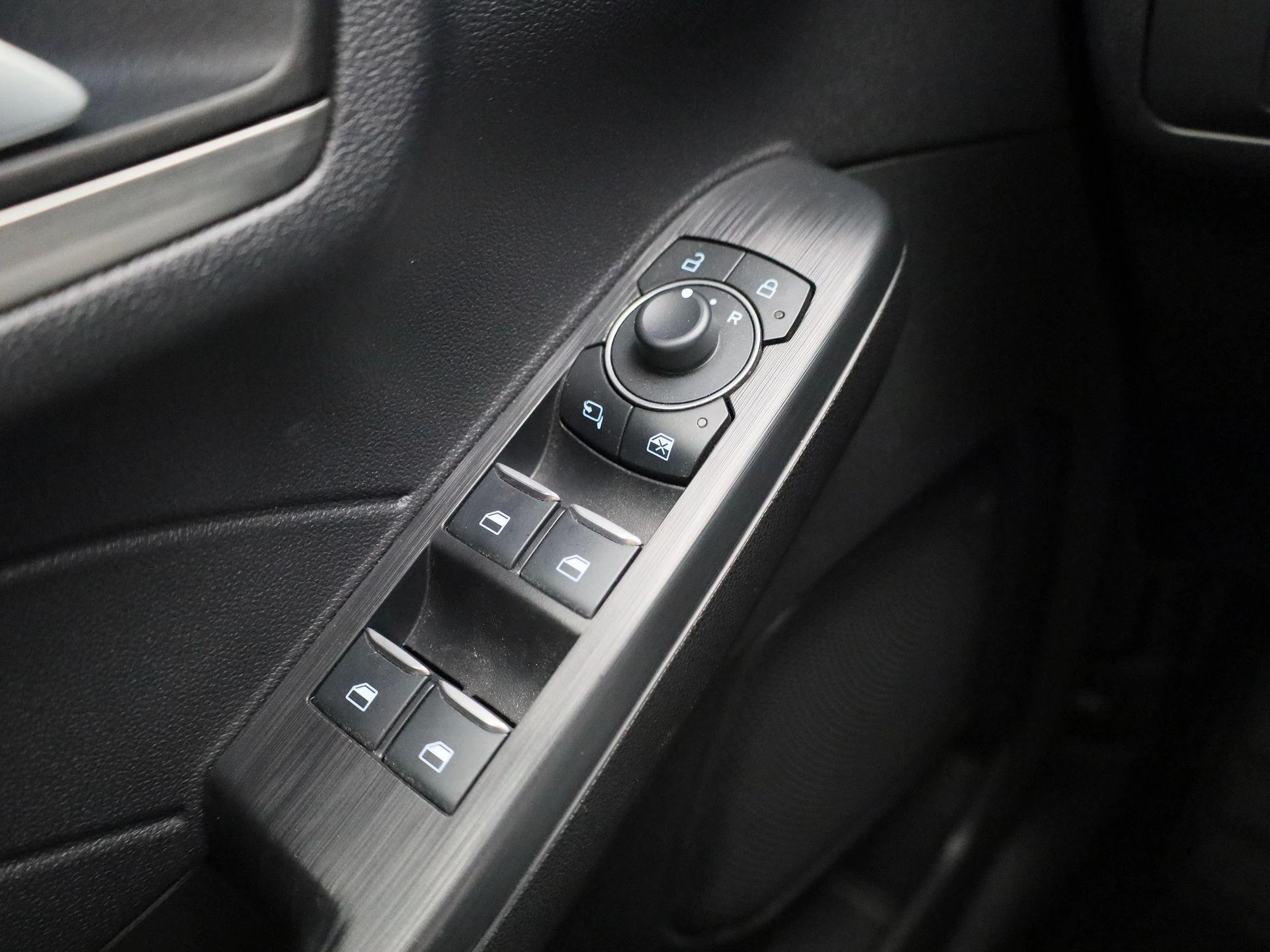 Ford-Kuga-image-19
