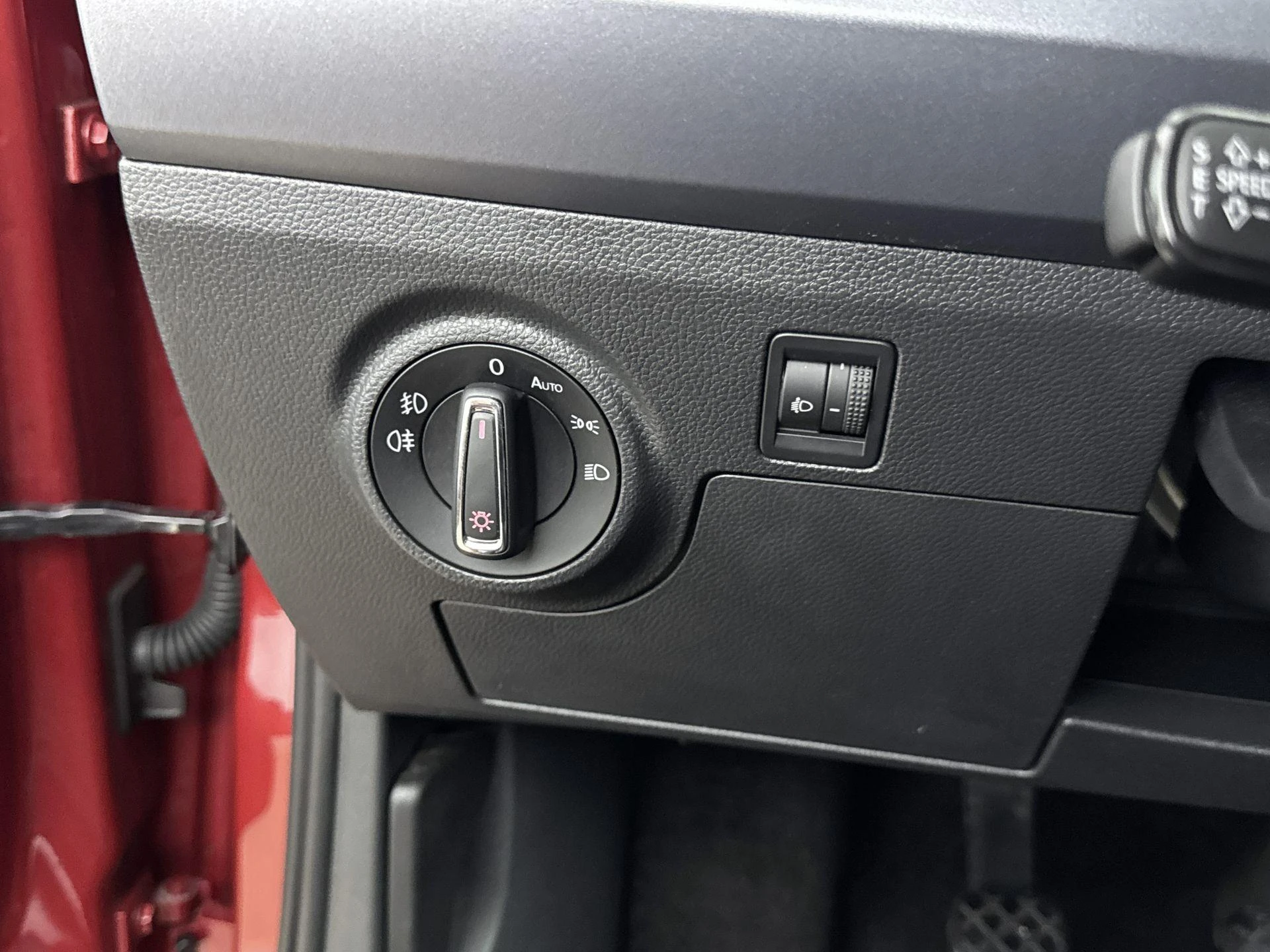 SEAT-Arona-image-7