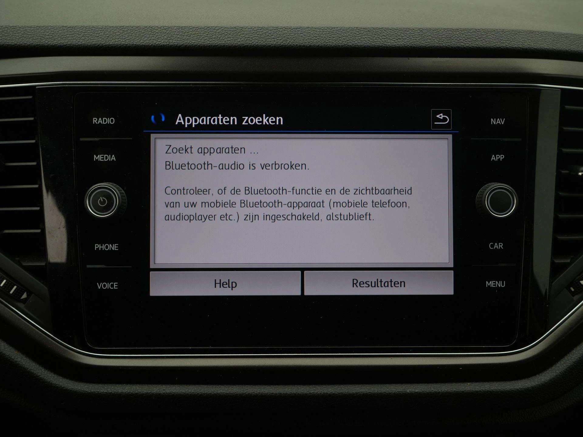 Volkswagen-T-Roc-image-12