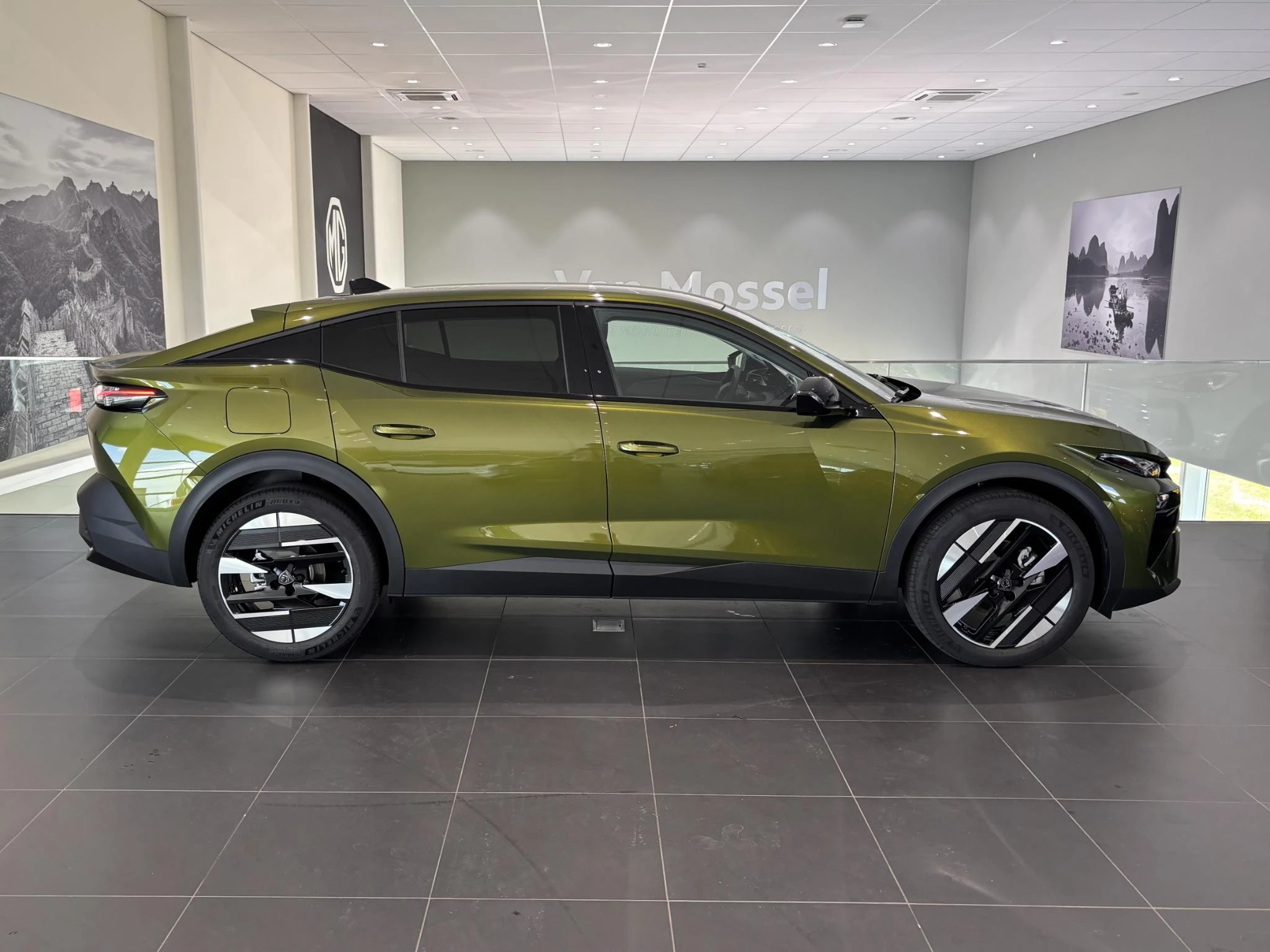Peugeot 408 1.2 Allure Hybrid 145