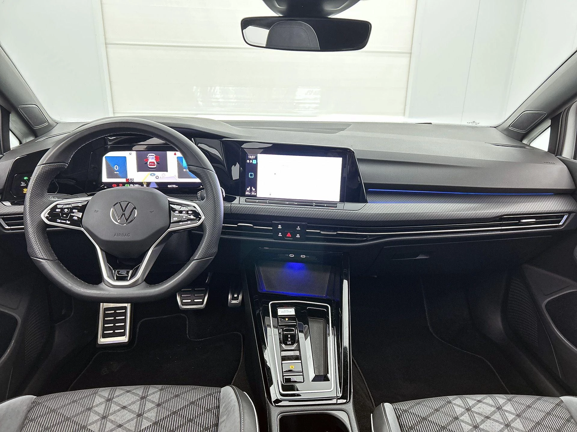 Volkswagen-Golf-image-2