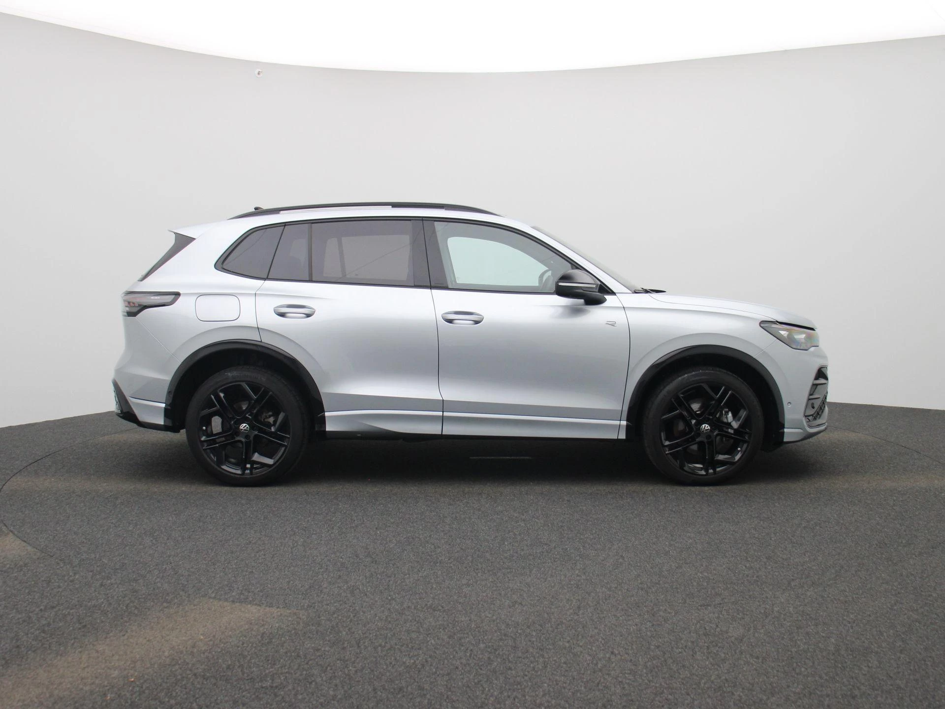 Volkswagen-Tiguan-image-5