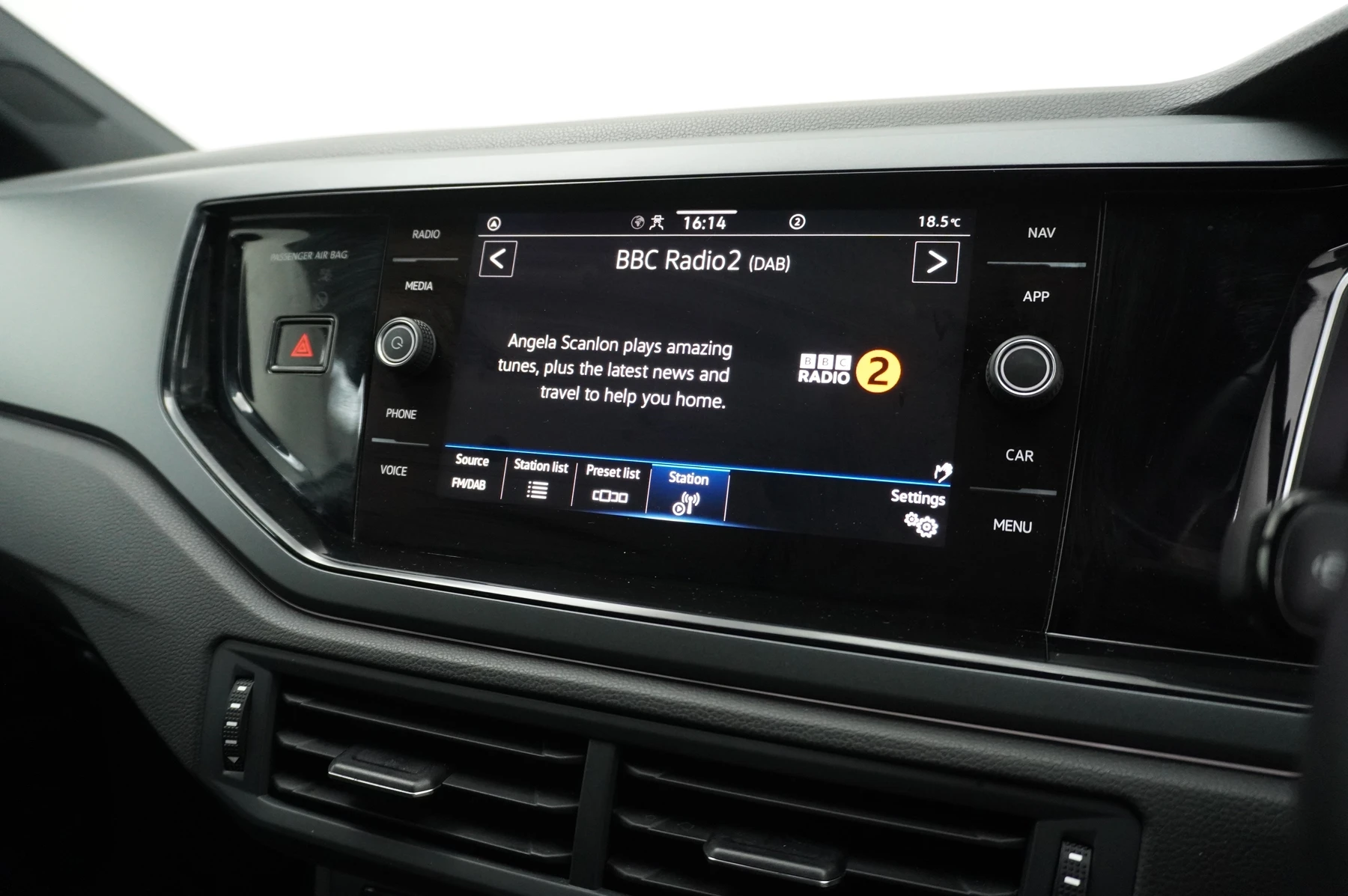 Volkswagen-Polo-image-31
