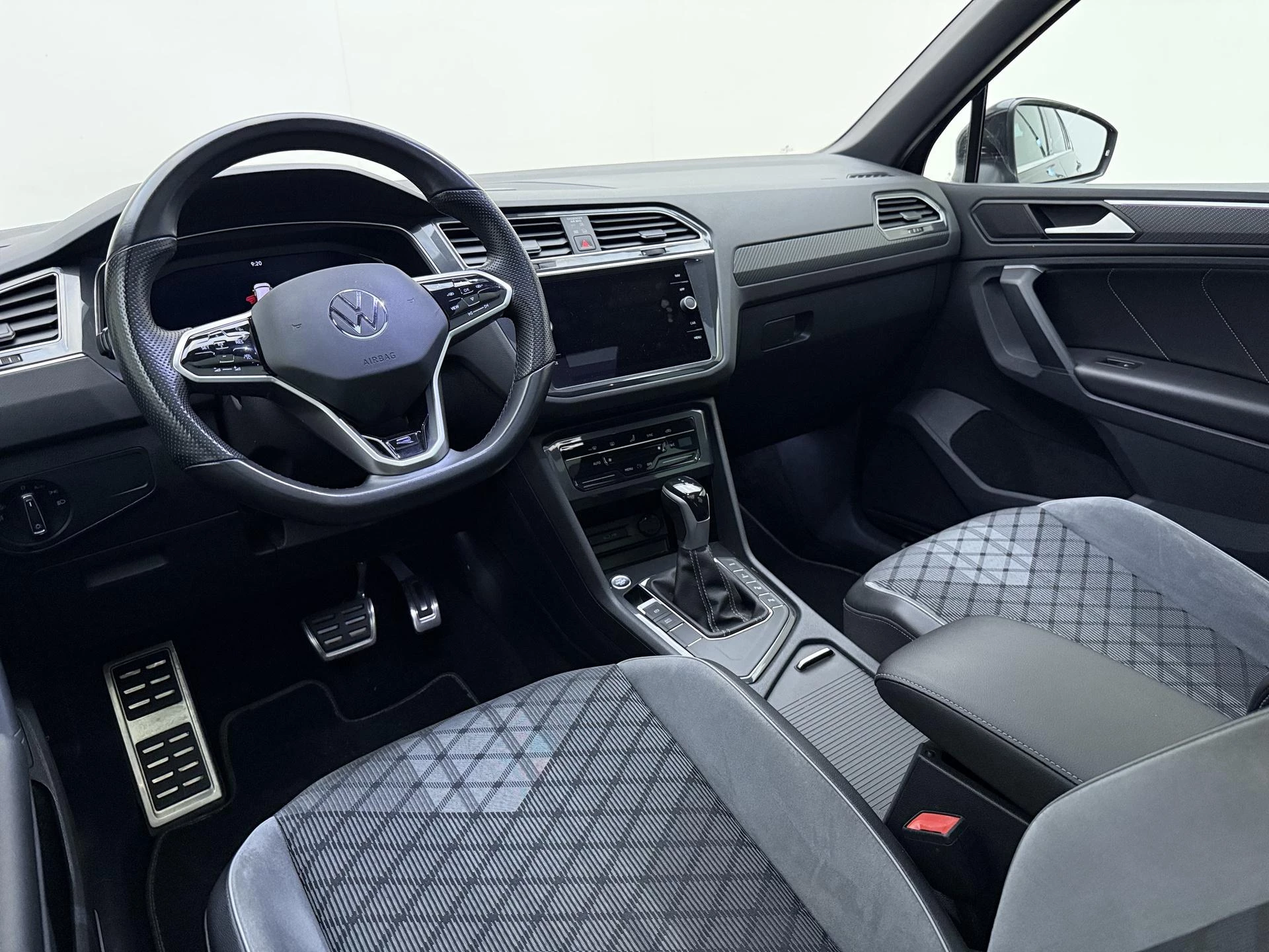 Volkswagen-Tiguan-image-15