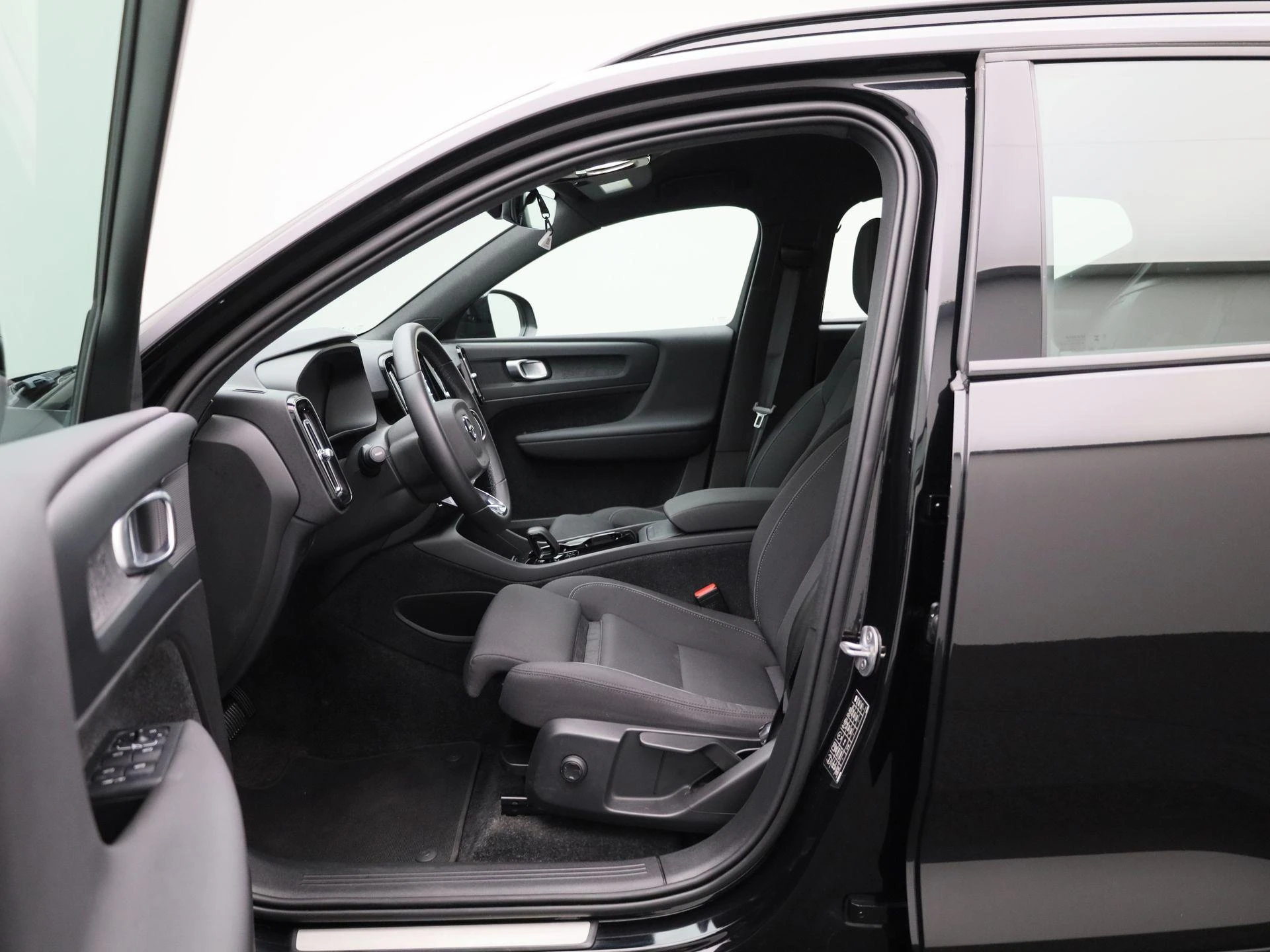 Volvo-XC40-image-8