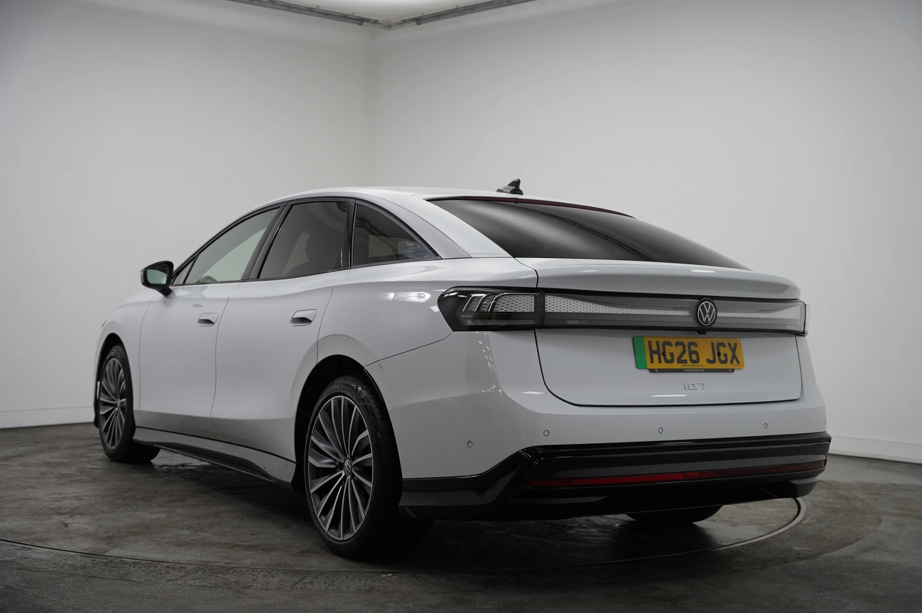 Volkswagen-ID.7-image-2