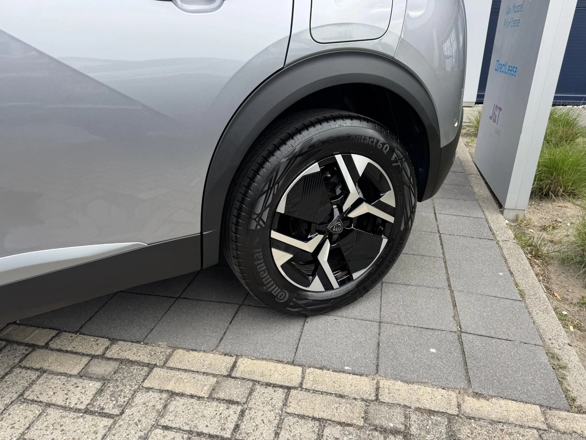 Peugeot-2008-image-10