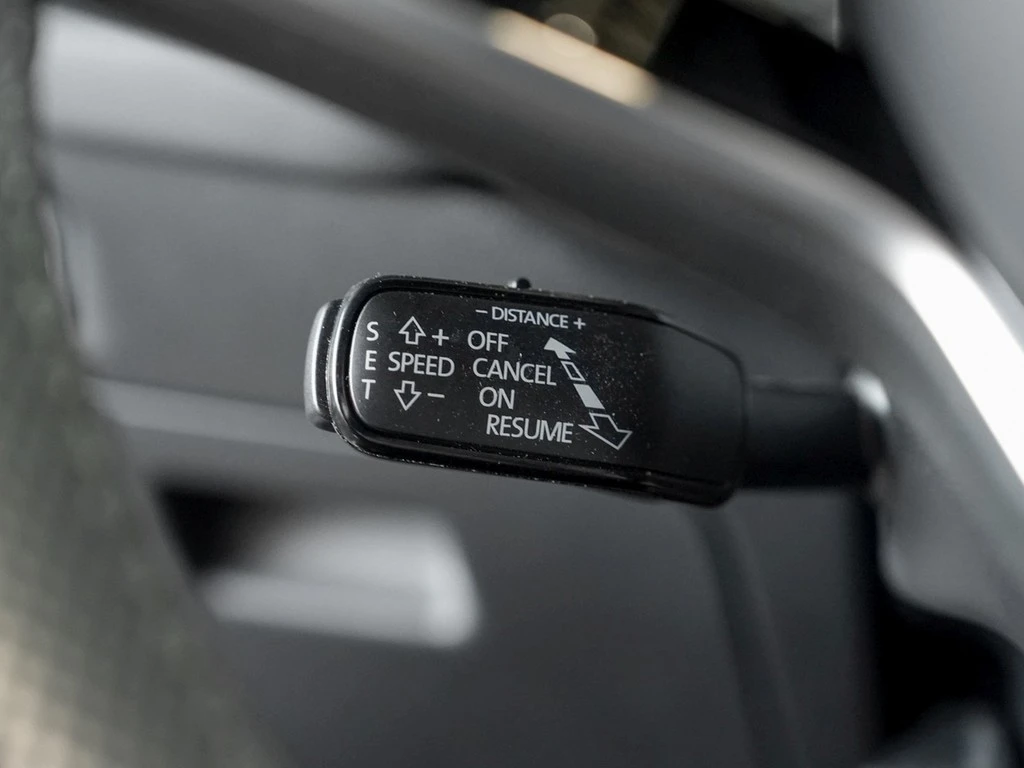 Škoda Octavia Combi 2.0 TDI DSG Sportline AHK/Navi