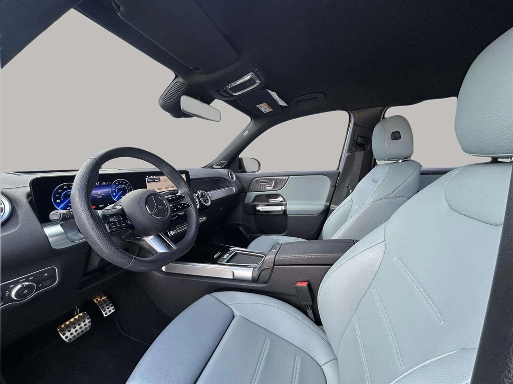 Mercedes-Benz-EQB-image-9