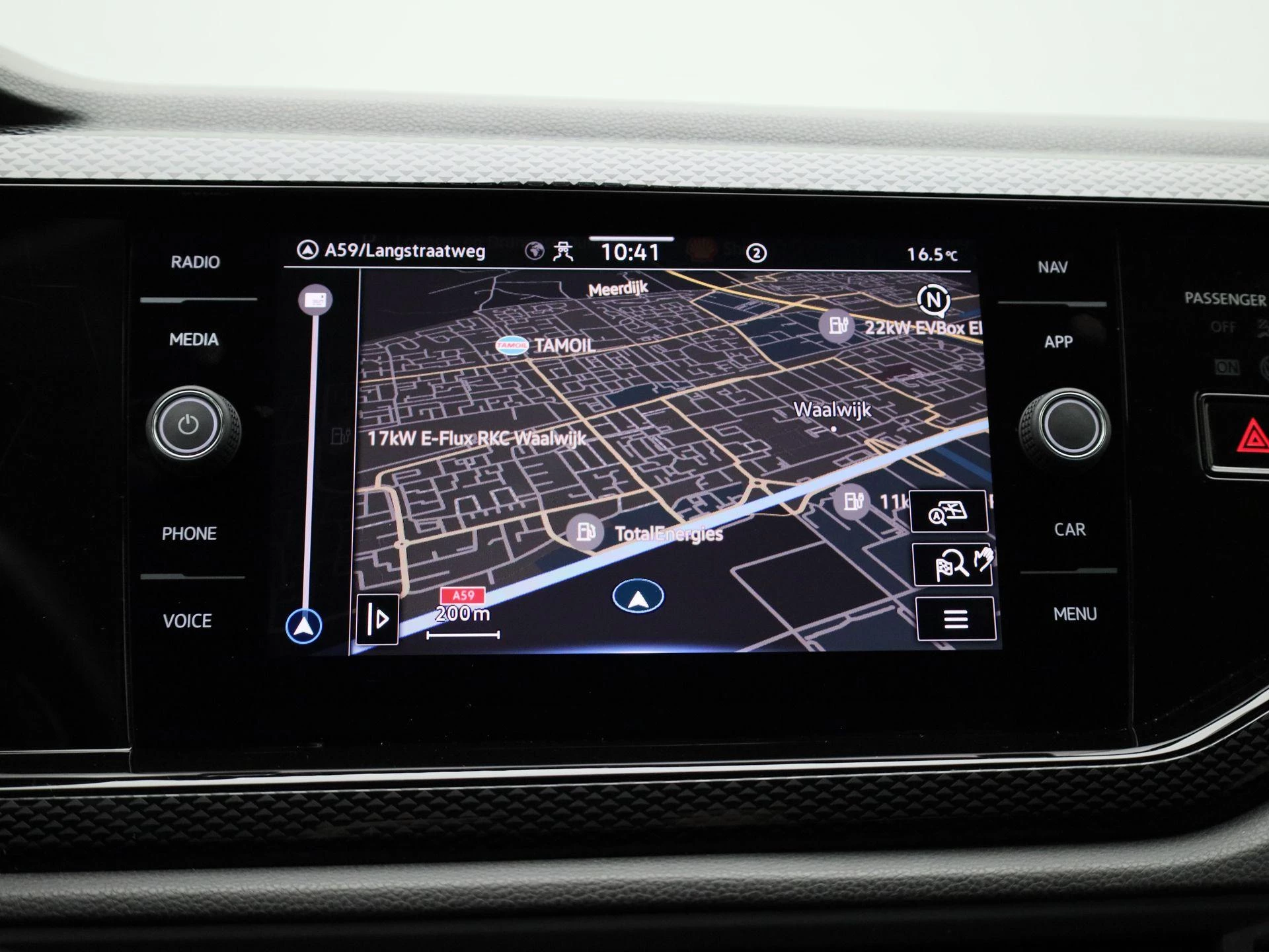 Volkswagen-Polo-image-18