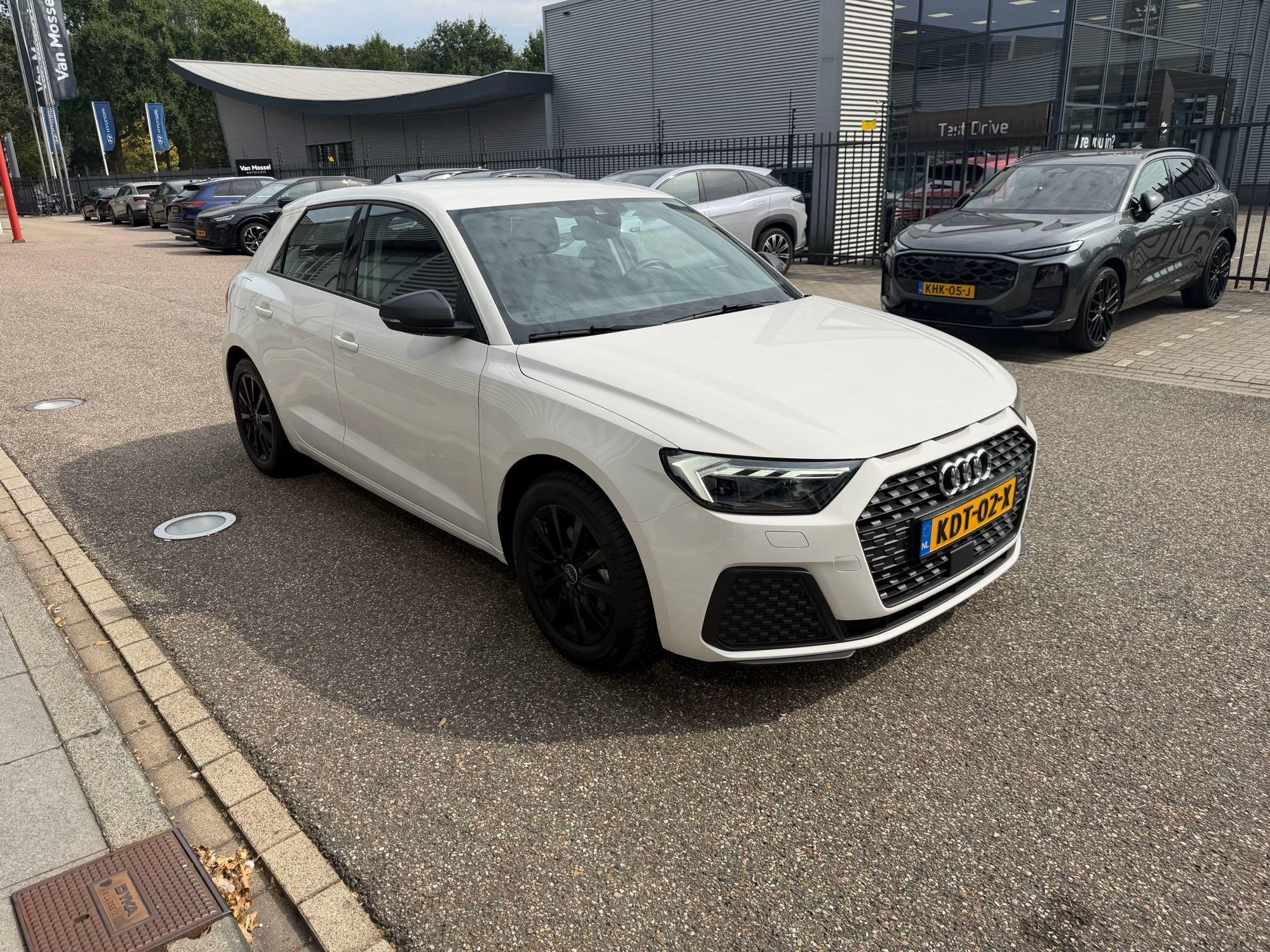 Audi-A1 Sportback-image-1