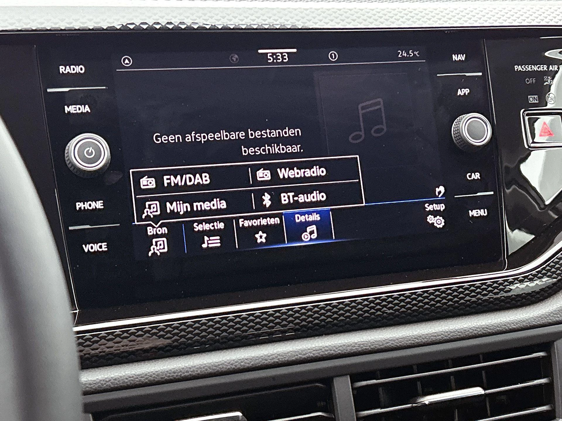 Volkswagen-Polo-image-18