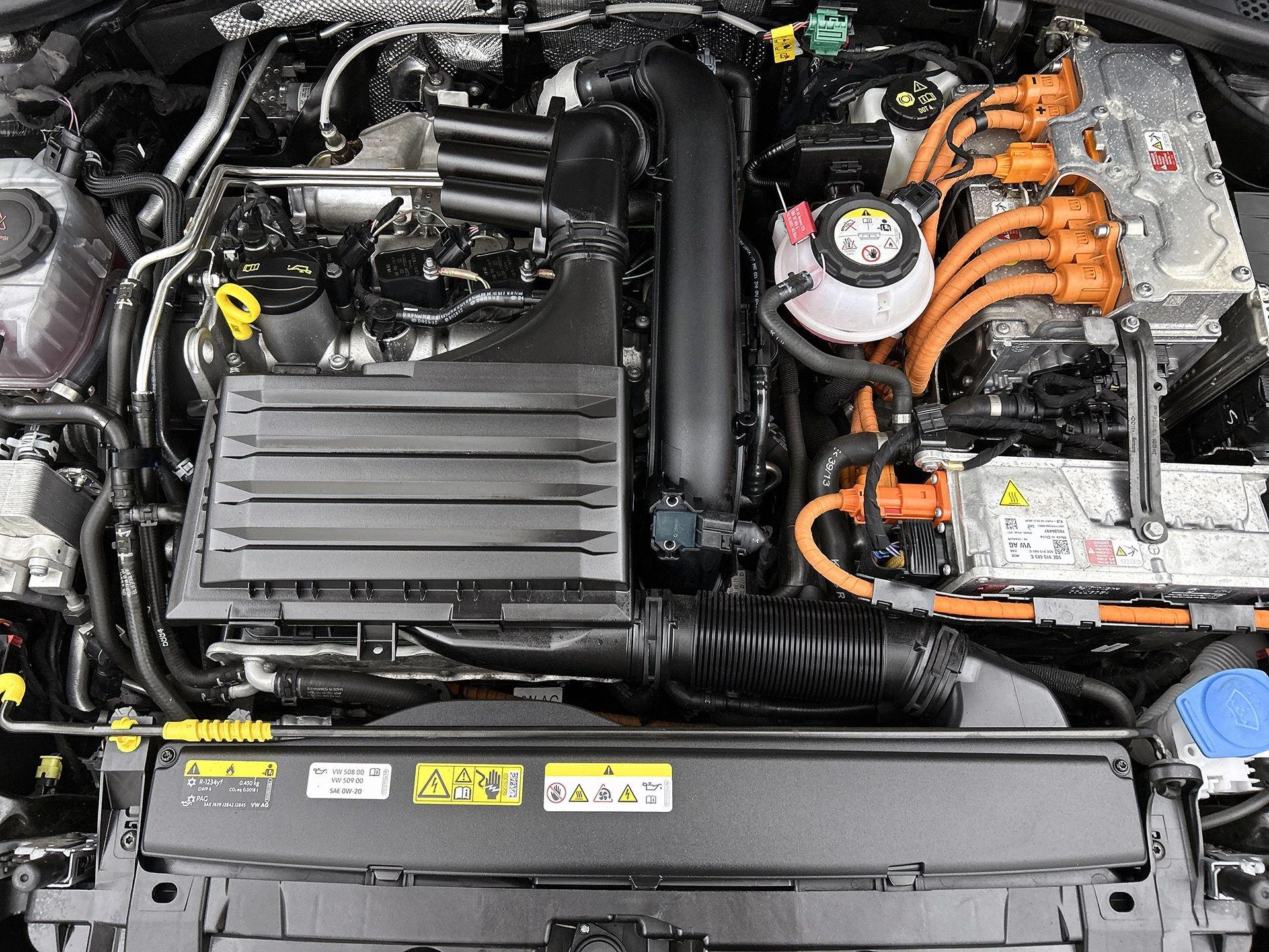 SEAT Leon Sportstourer 1.4 TSI eHybrid PHEV FR Business Intense