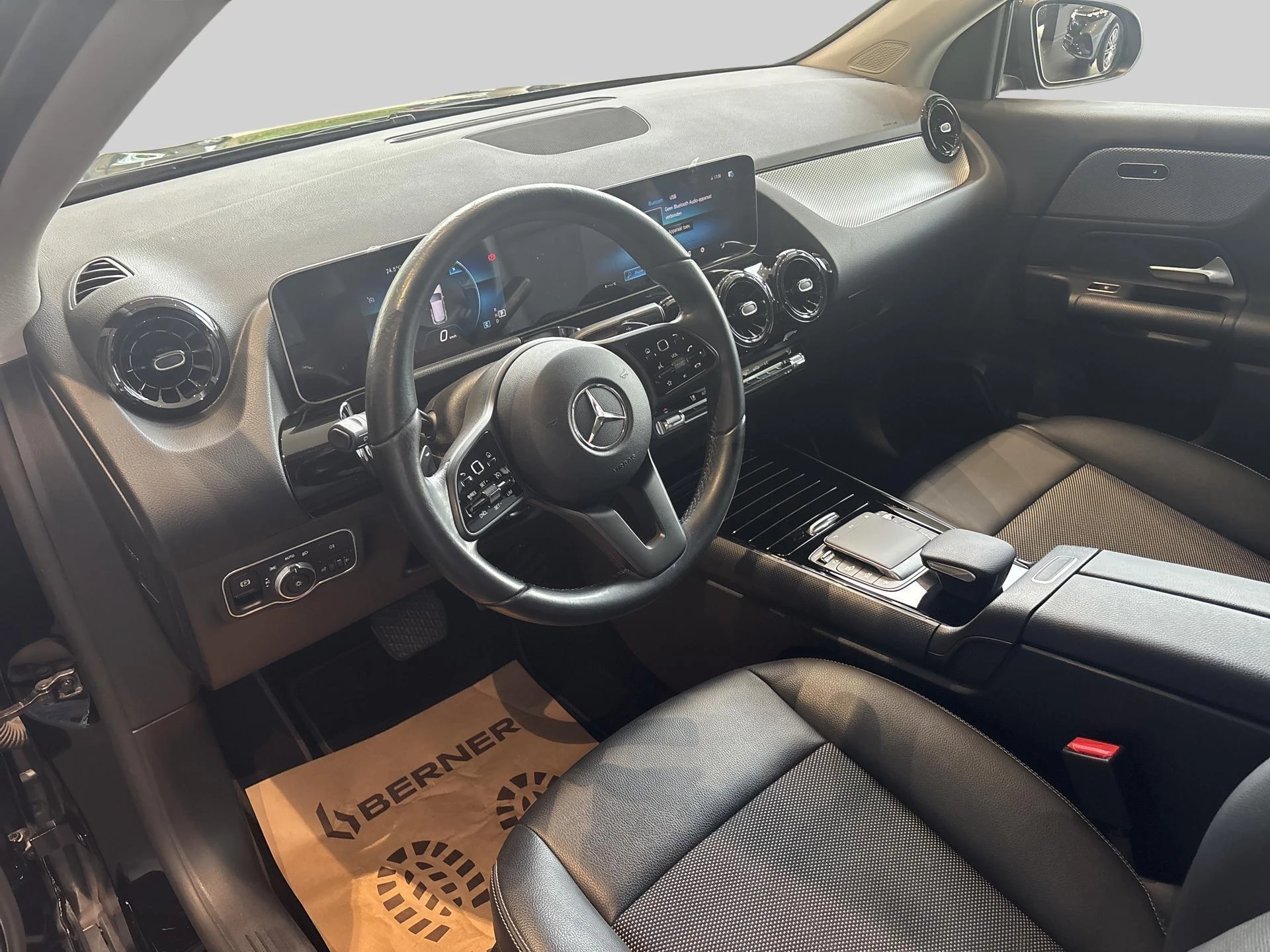 Mercedes-Benz GLA 200 d + PARKEERSENSOREN + CAMERA +