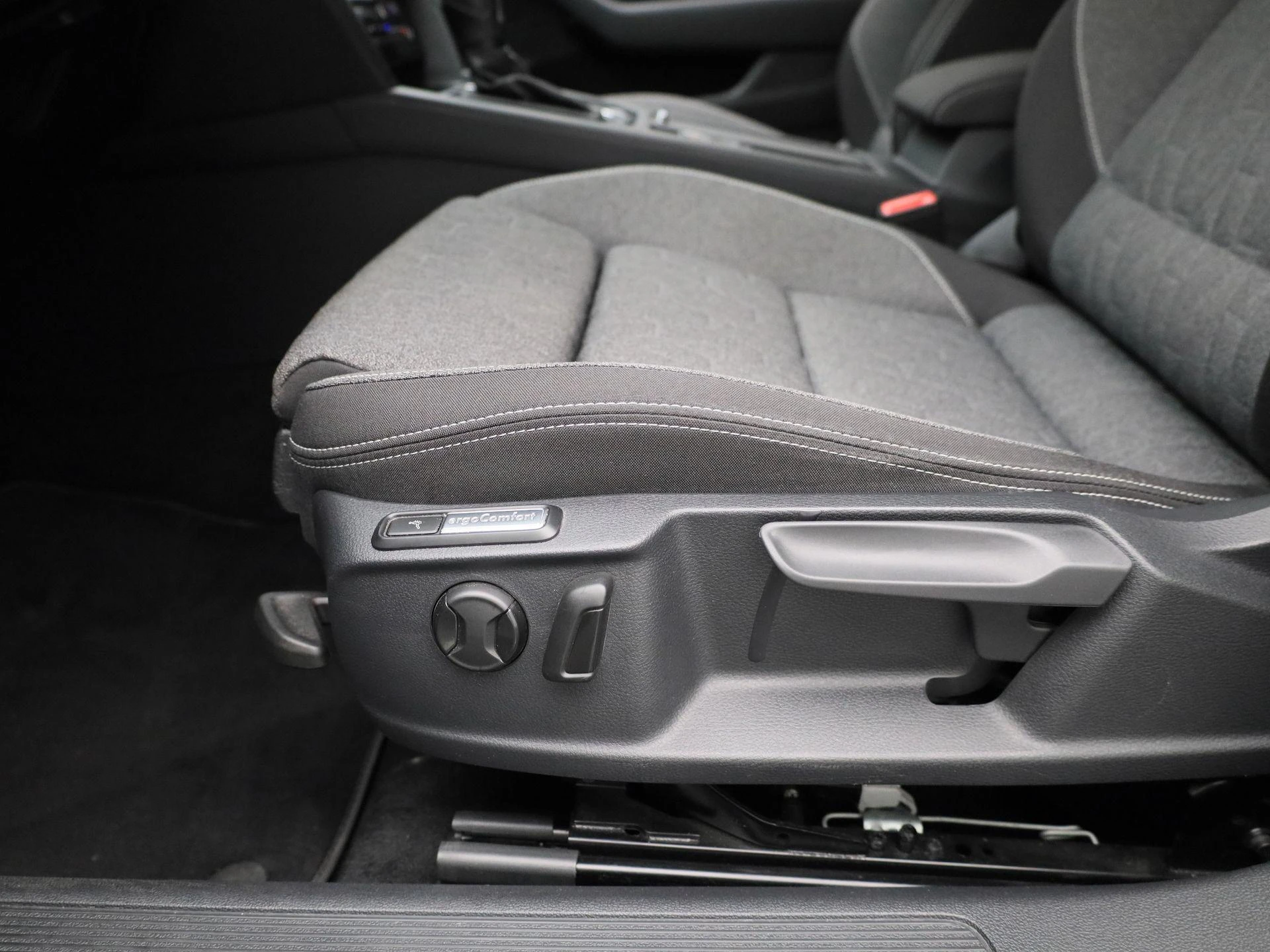Volkswagen-Passat-image-28