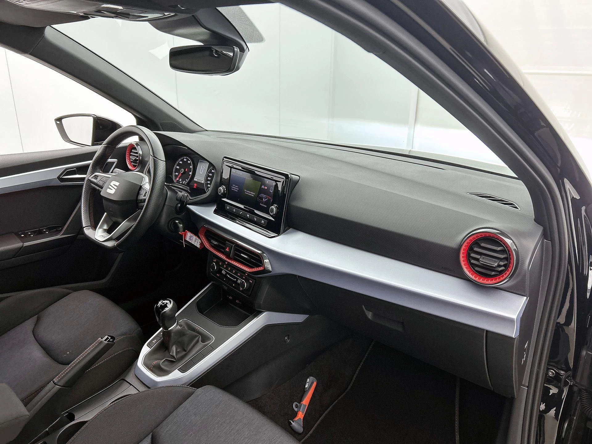 SEAT-Arona-image-18