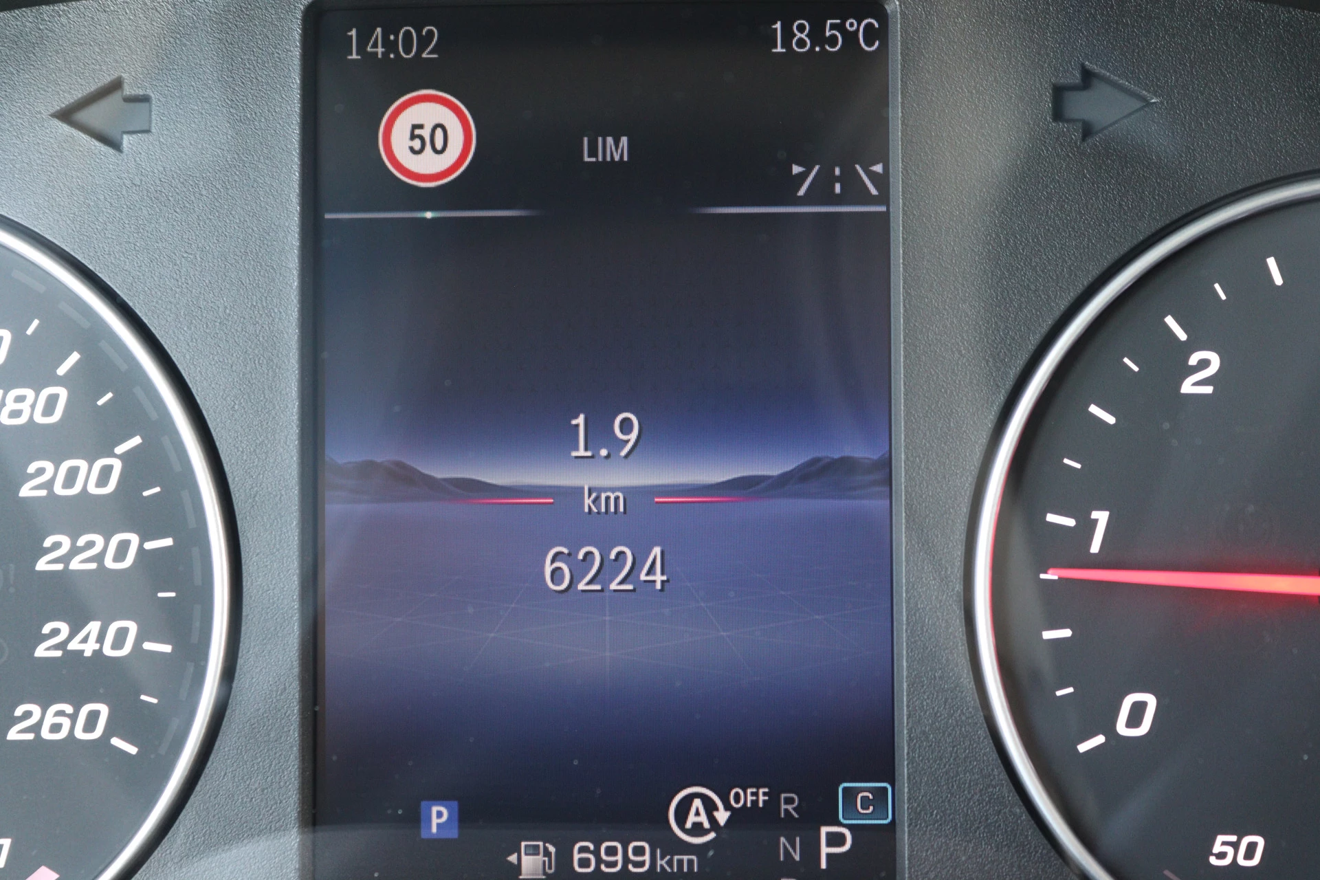 Mercedes-Benz-Vito-image-5