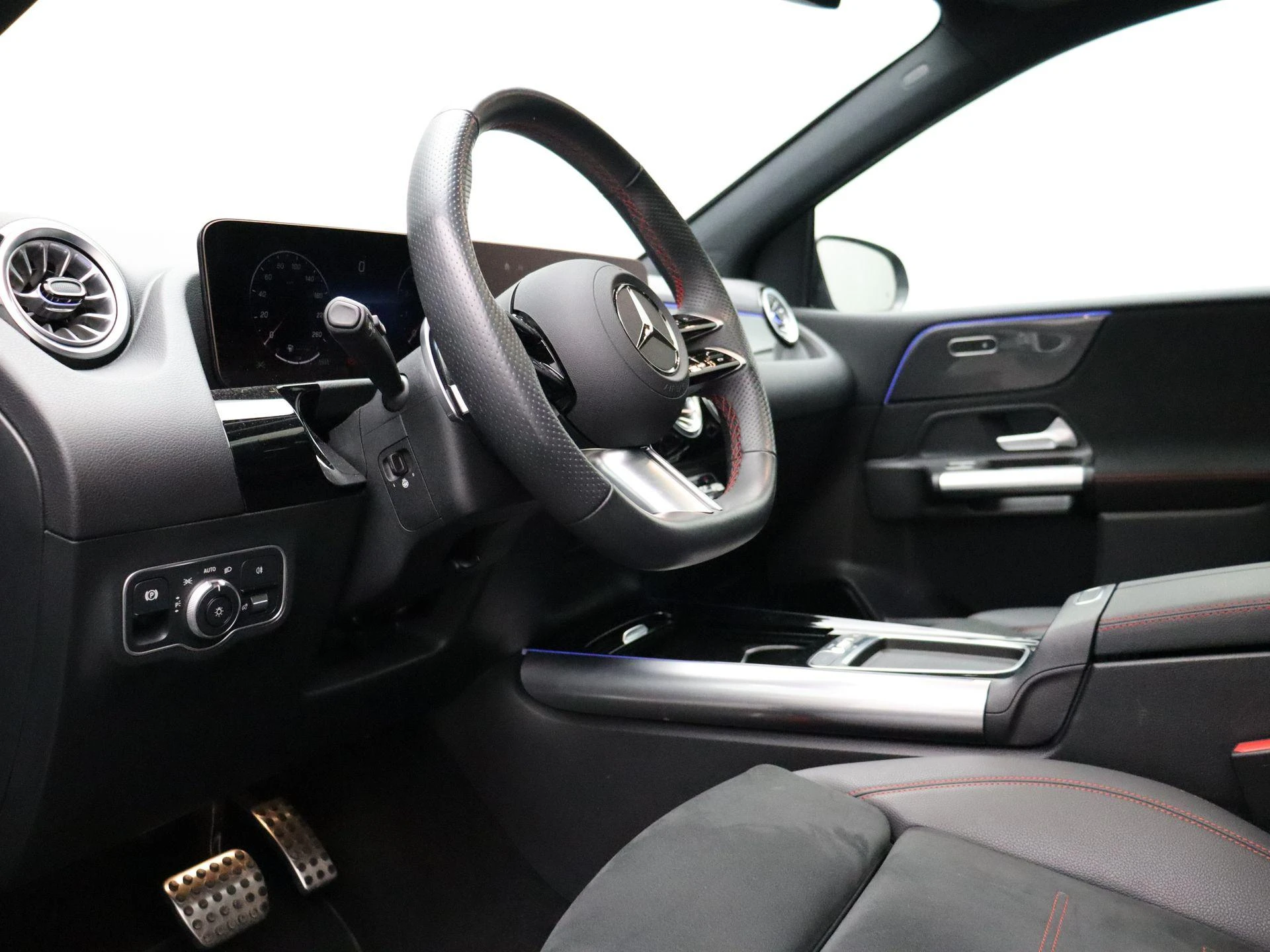 Mercedes-Benz-B-Klasse-image-11