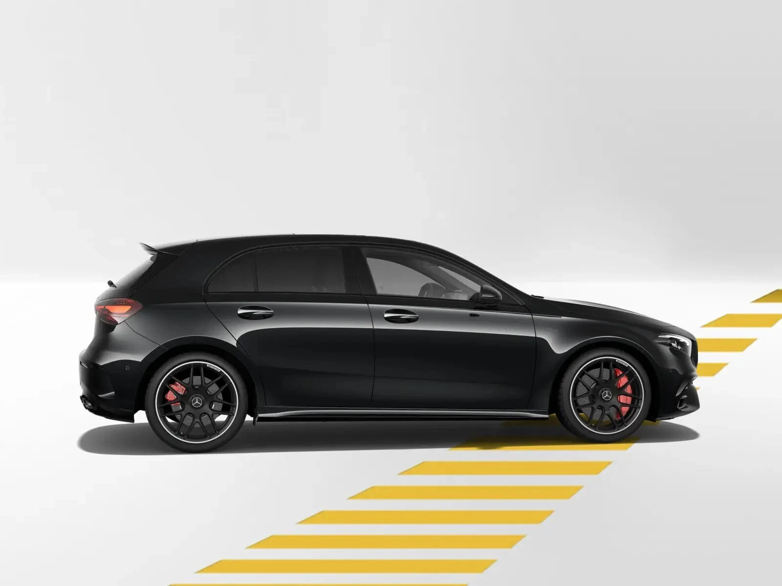 Mercedes-AMG-A-Klasse 45-image-5
