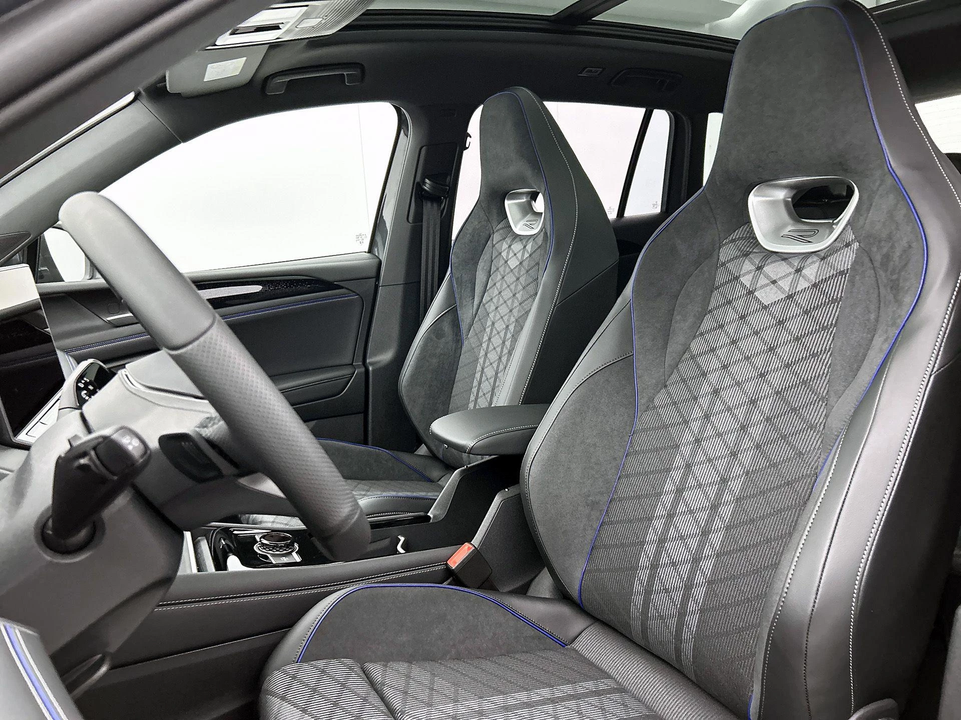 Volkswagen-Tiguan-image-29