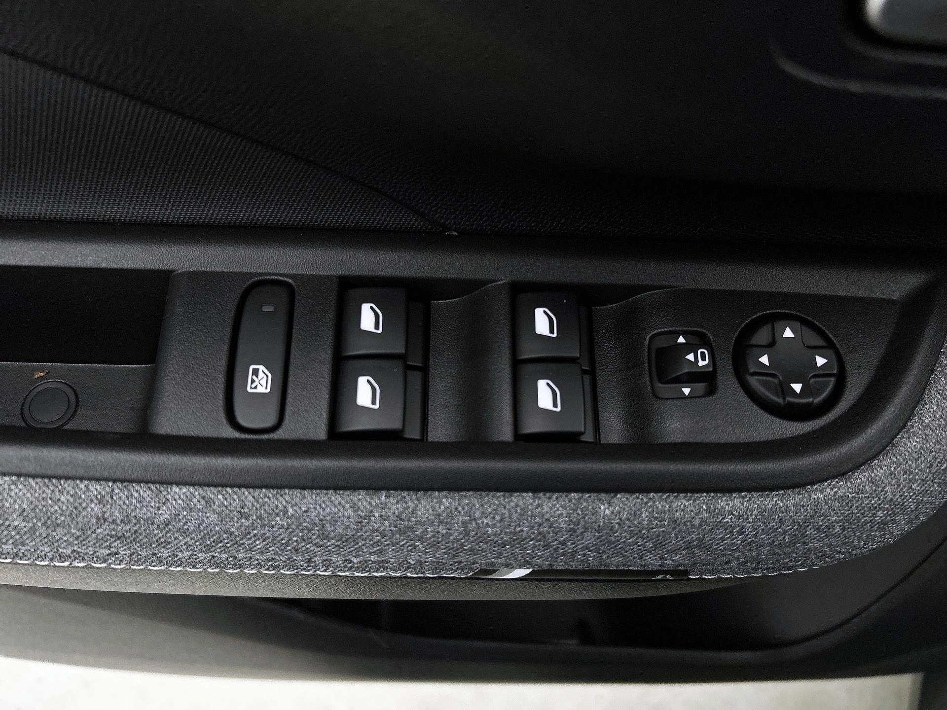 Opel-Frontera-image-31