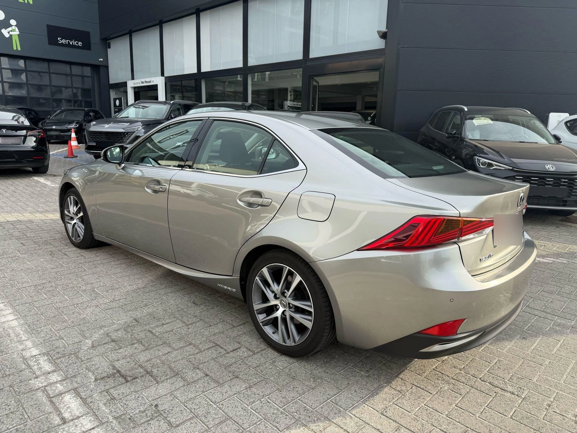 Lexus-IS-image-2