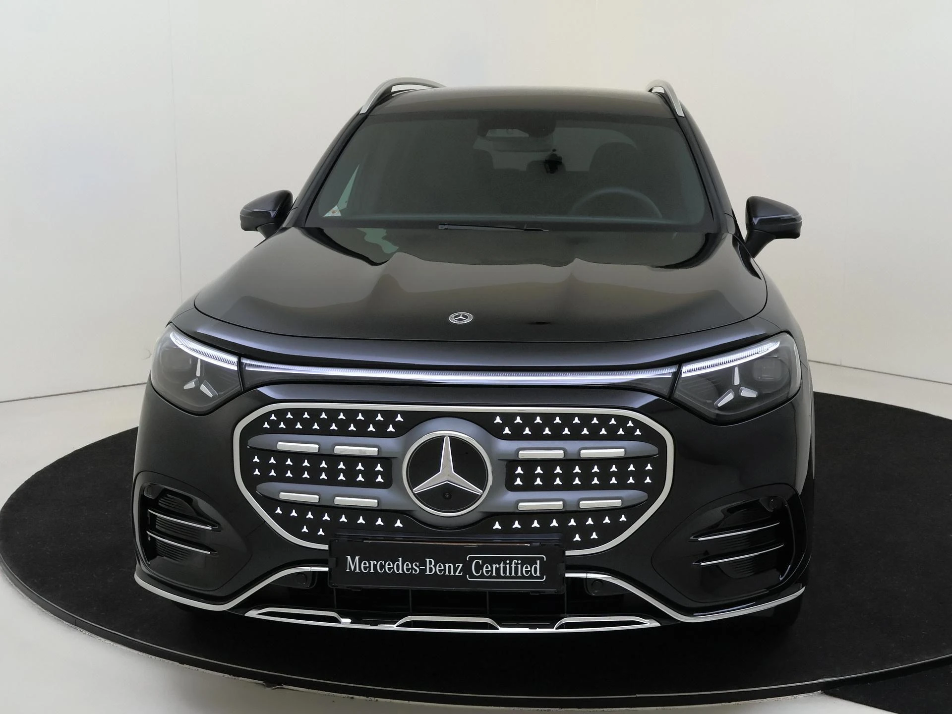 Mercedes-Benz-GLB-image-5