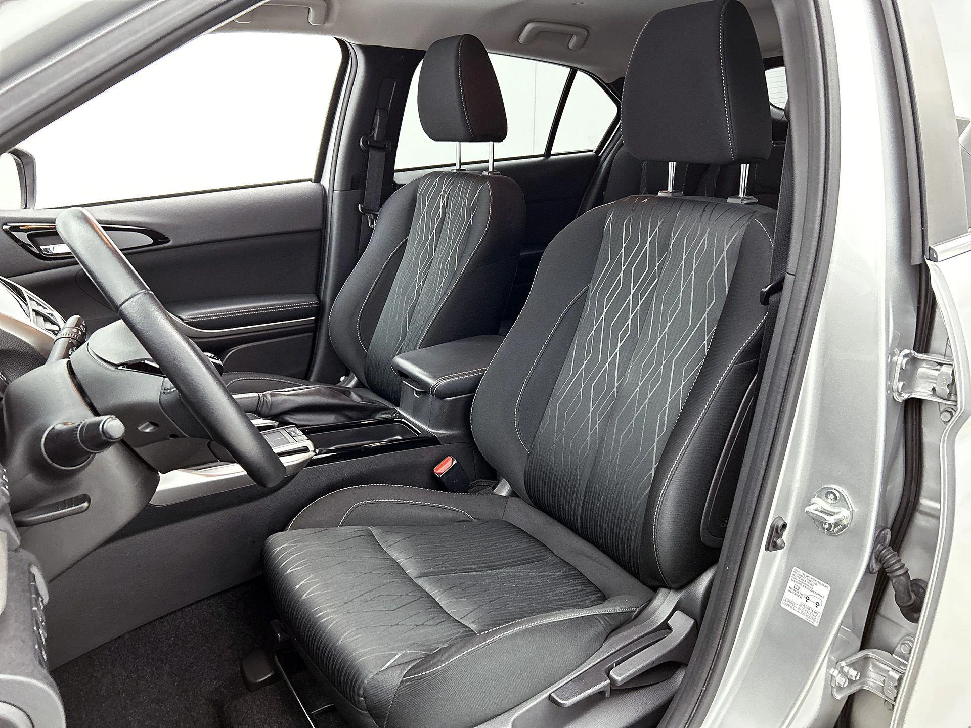 Mitsubishi-Eclipse Cross-image-37