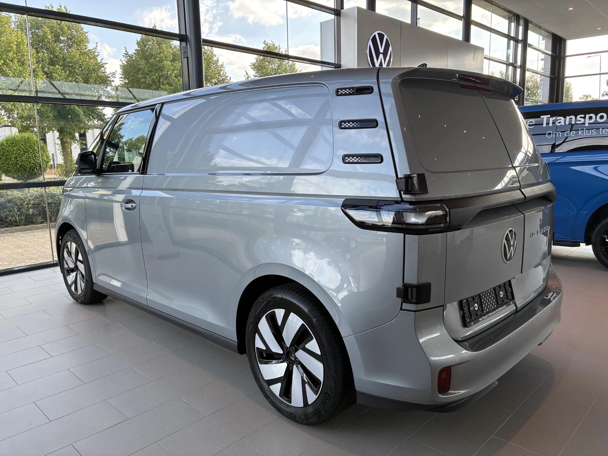Volkswagen-ID. Buzz Cargo-image-2