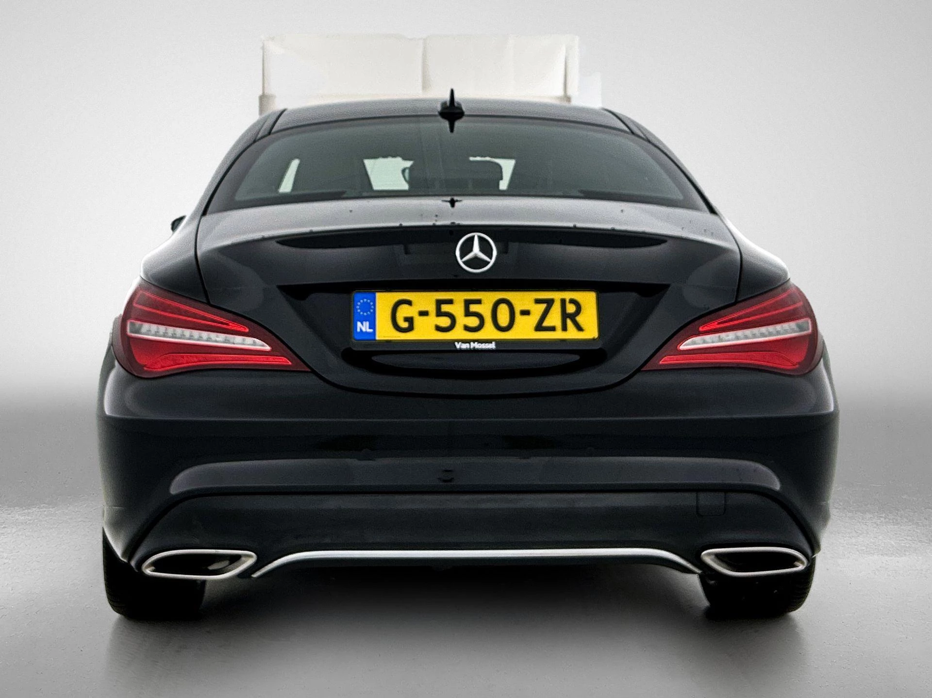 Mercedes-Benz-CLA-image-3