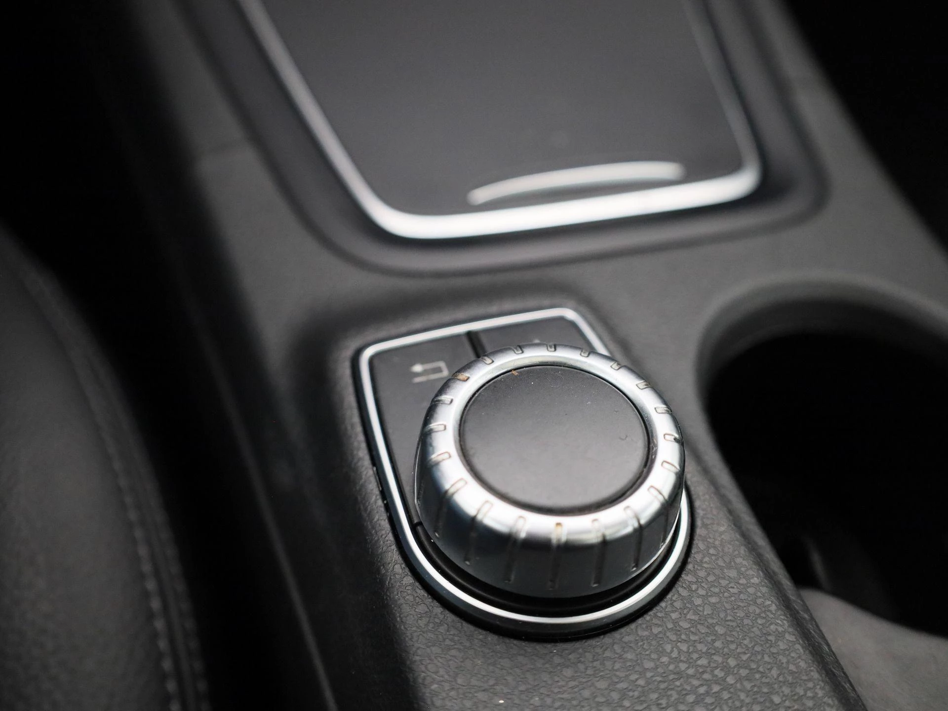 Mercedes-Benz-B-Klasse-image-21