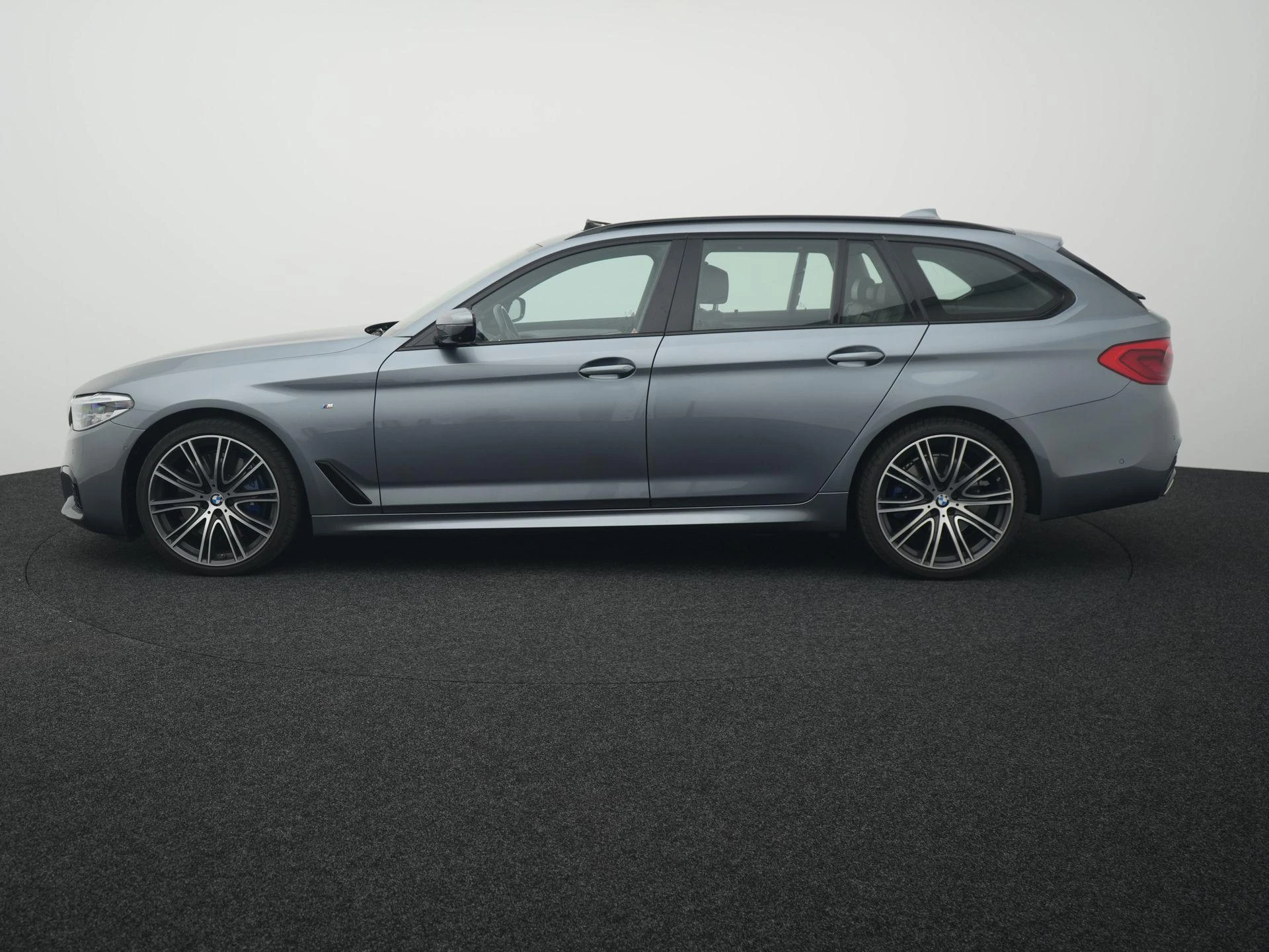 BMW-5 Serie-image-3