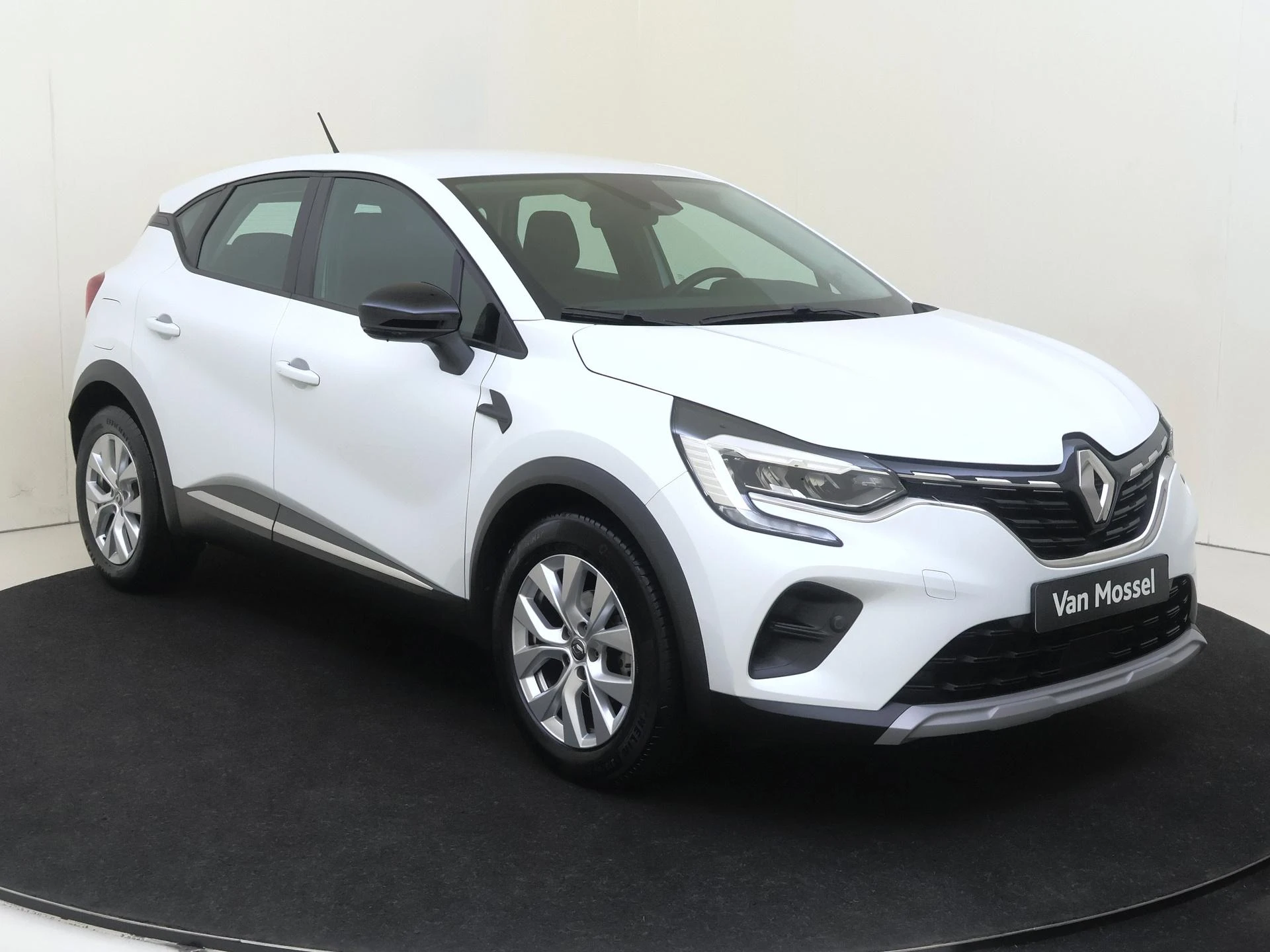 Renault-Captur-image-1