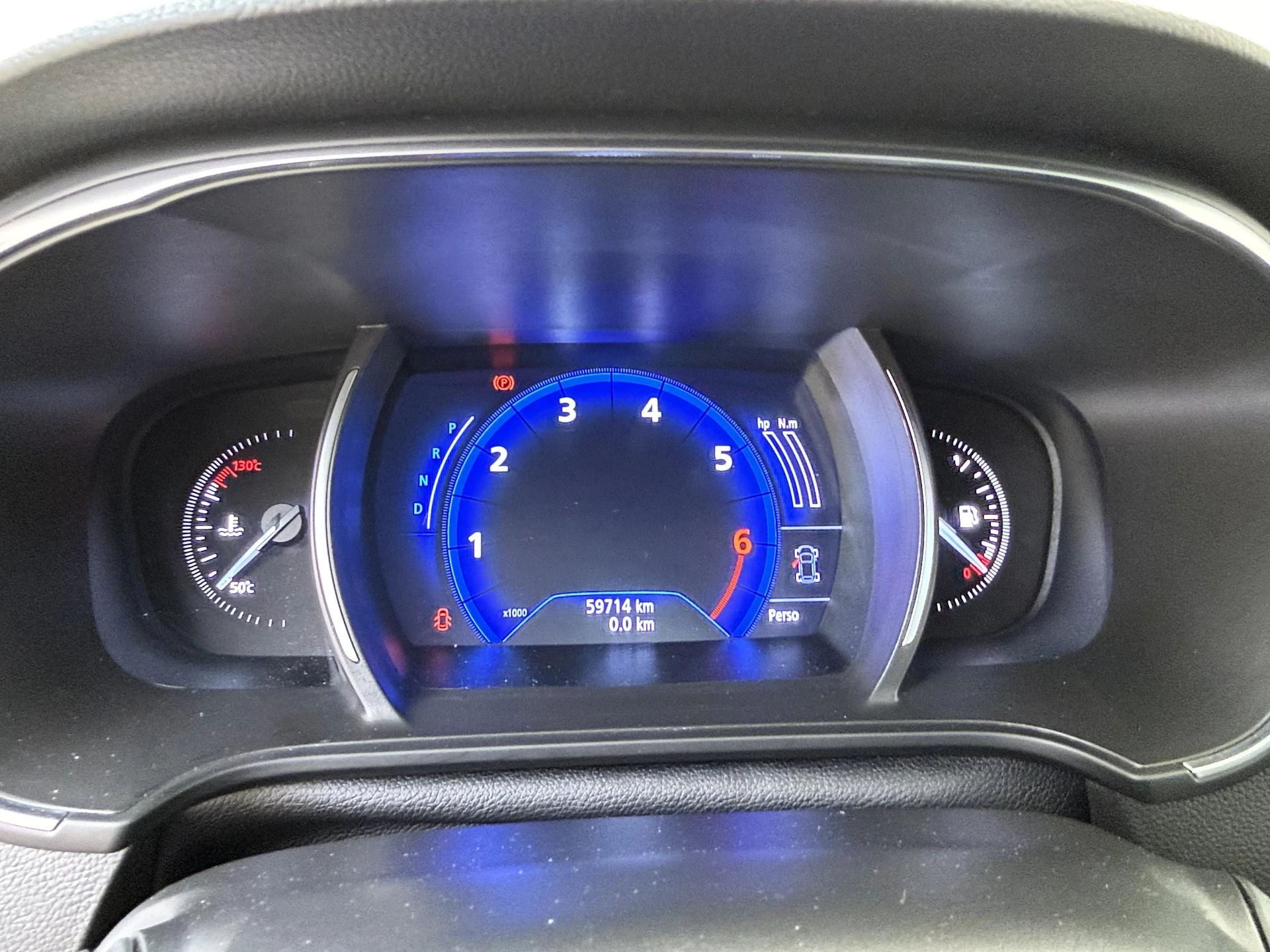 Renault-Mégane Estate-image-10