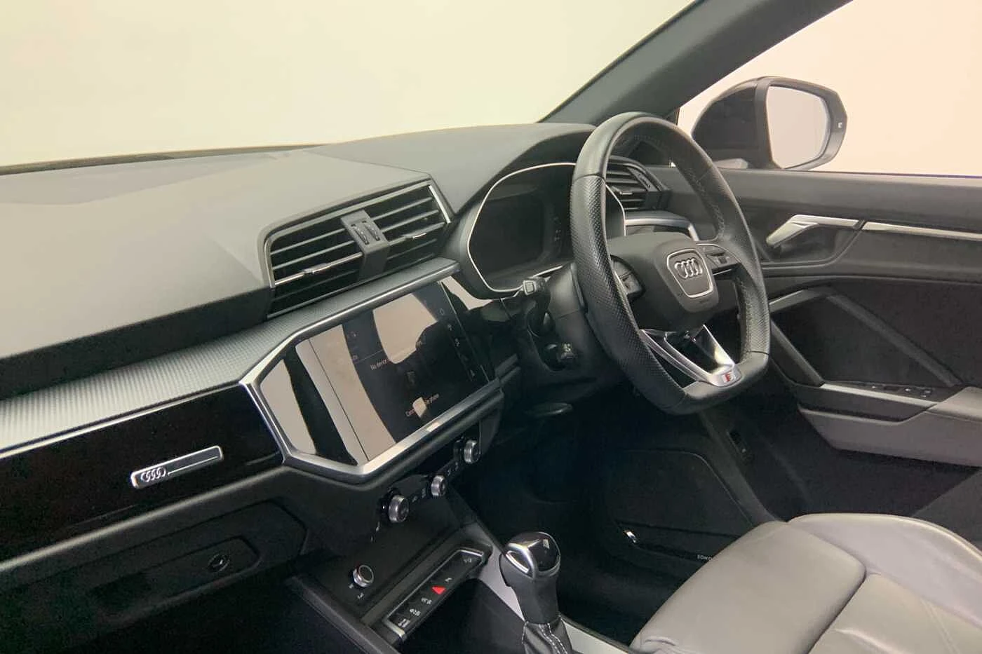 Audi-Q3-image-11