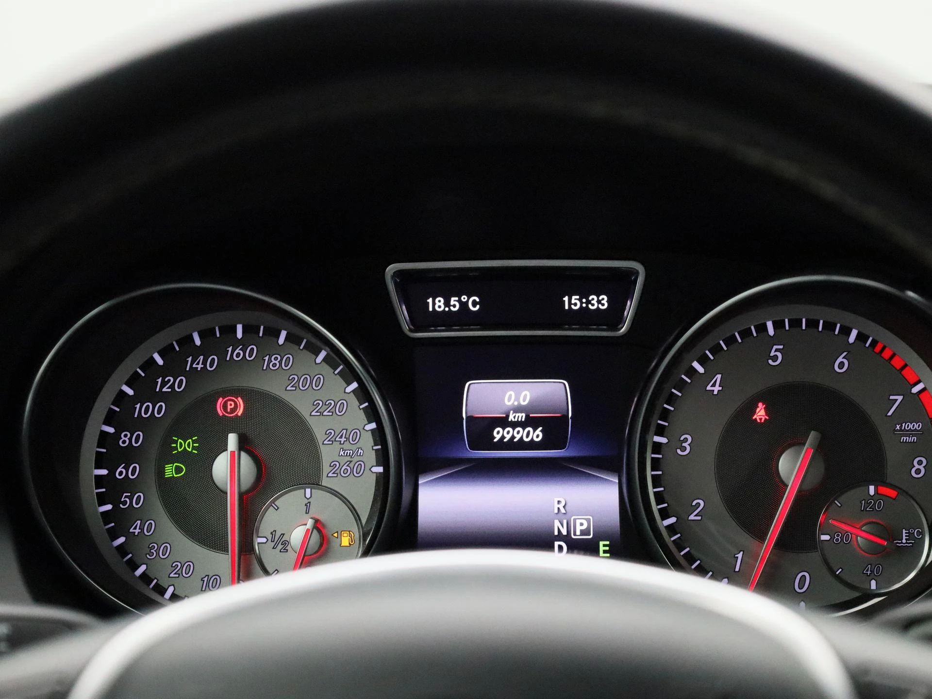 Mercedes-Benz-GLA-image-7