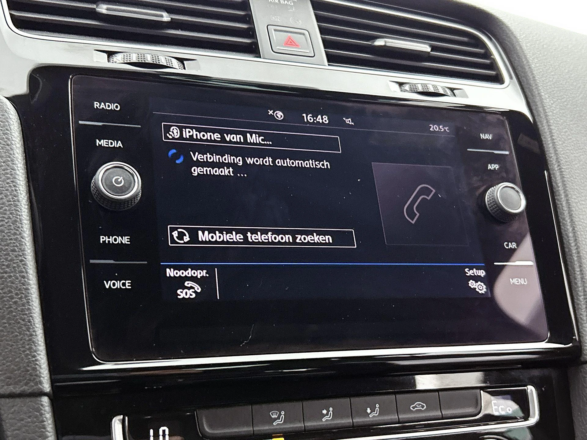 Volkswagen-Golf-image-11