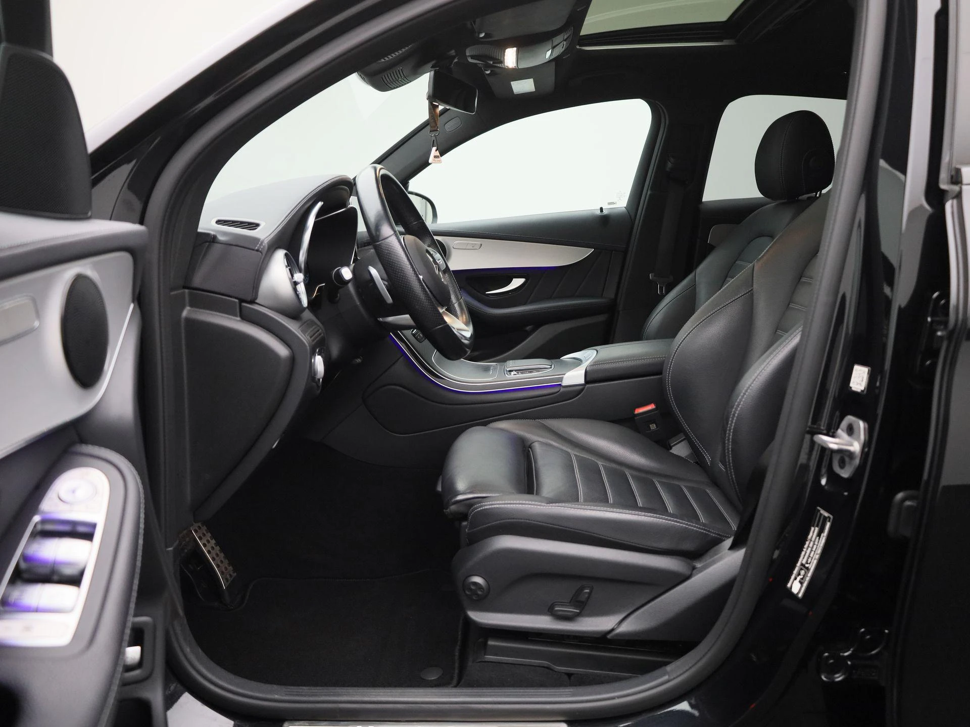 Mercedes-Benz-GLC-image-10