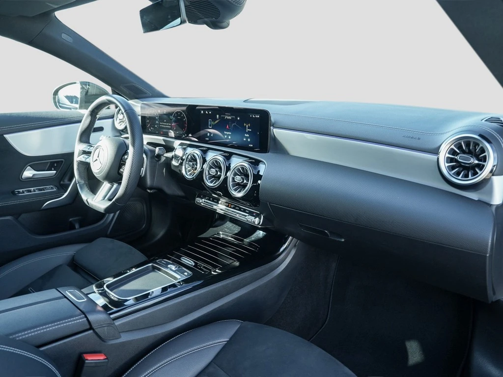 Mercedes-Benz-CLA-image-7