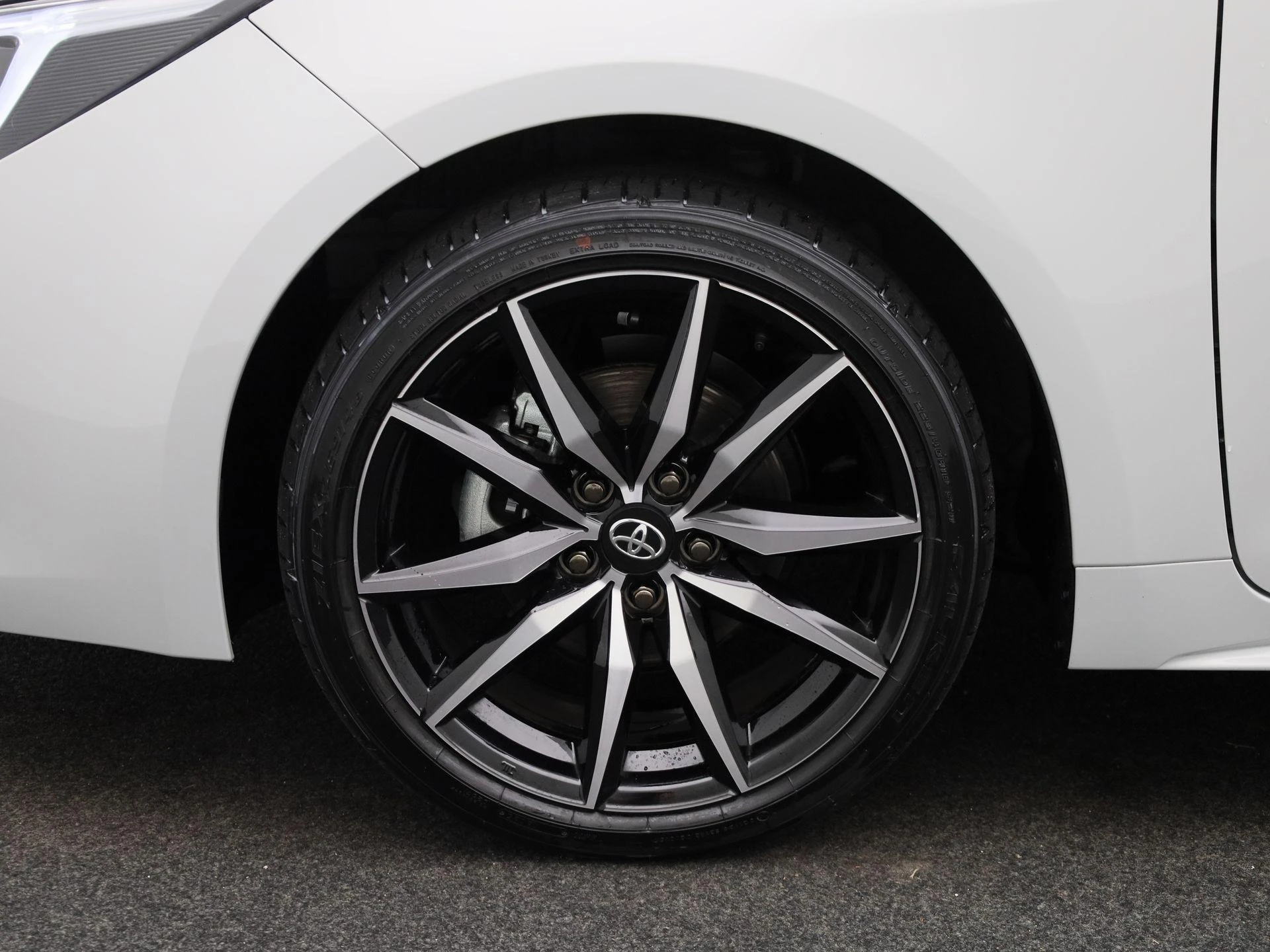 Toyota Corolla Touring Sports - 15