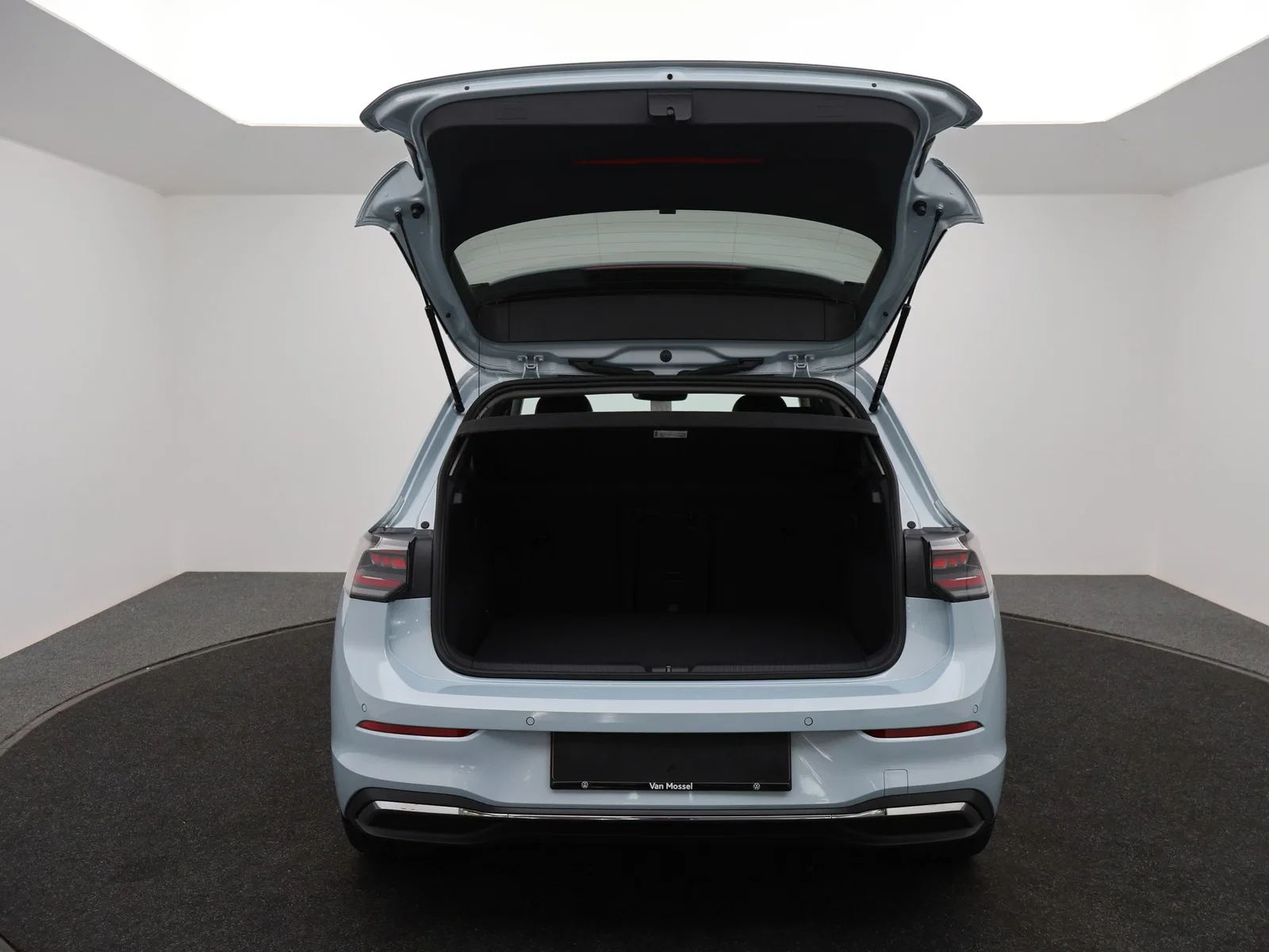 Volkswagen Golf VIII Golf Style Business 1.5 eTSI 150pk AUTOMAAT *DEMO*