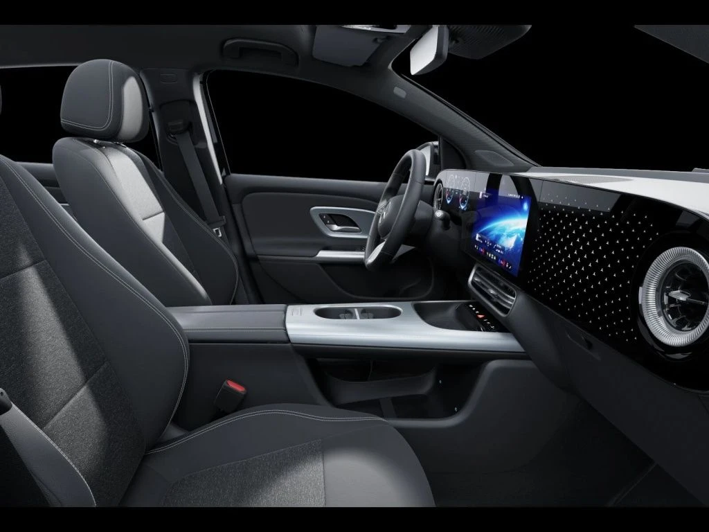 Mercedes-Benz-GLA 200-image-9