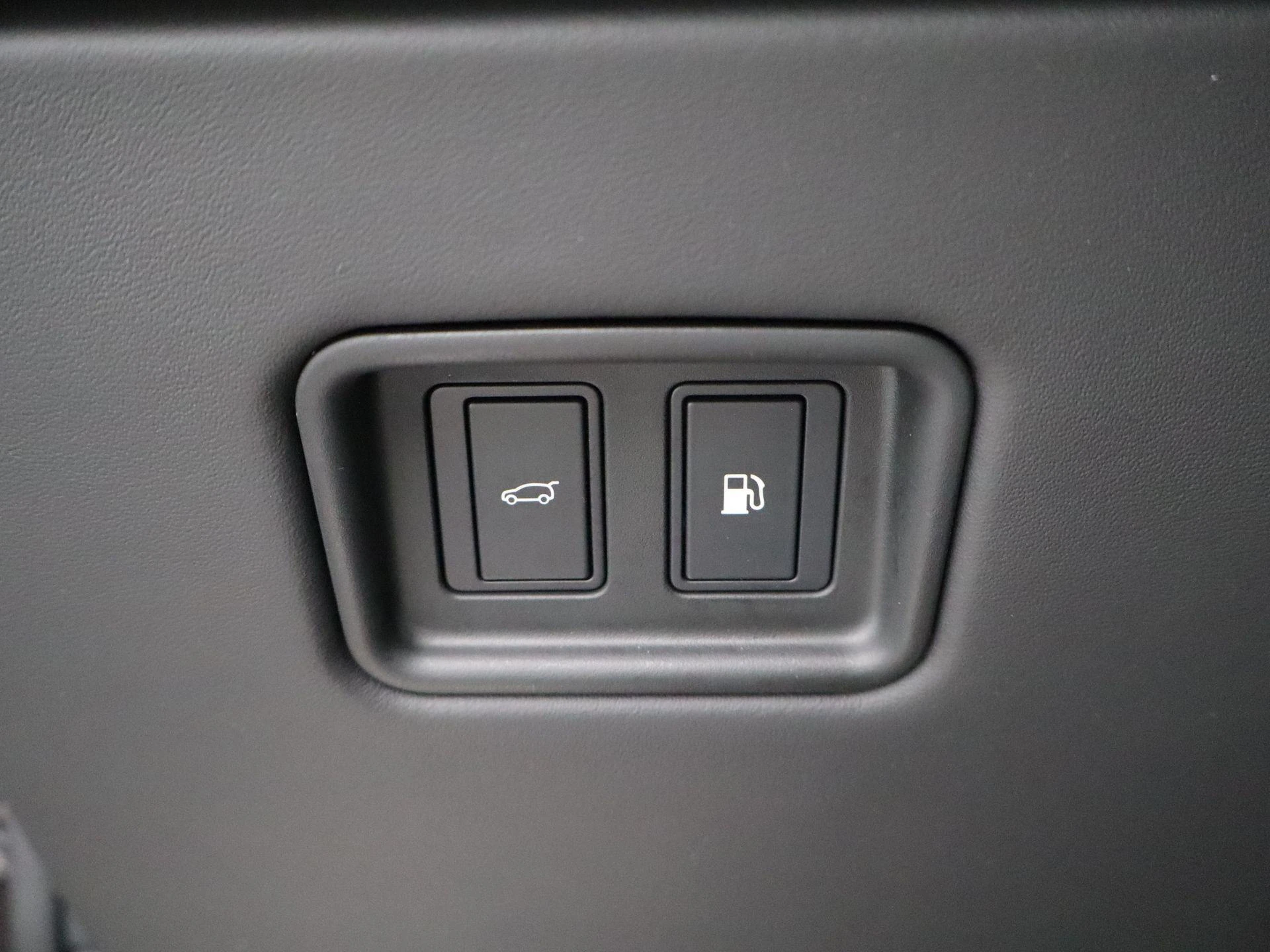 Land Rover-Range Rover-image-28