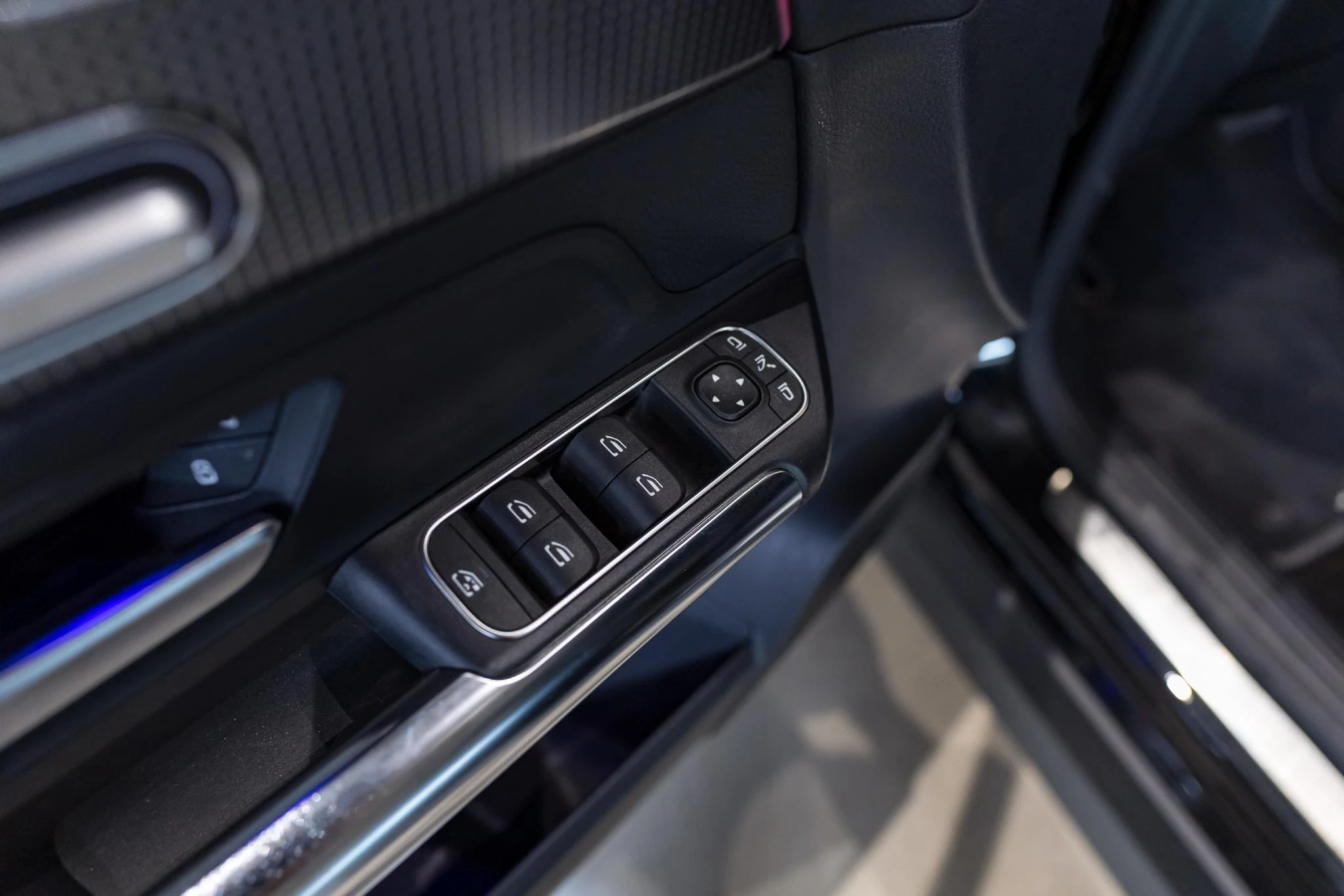 Mercedes-Benz-EQA-image-22