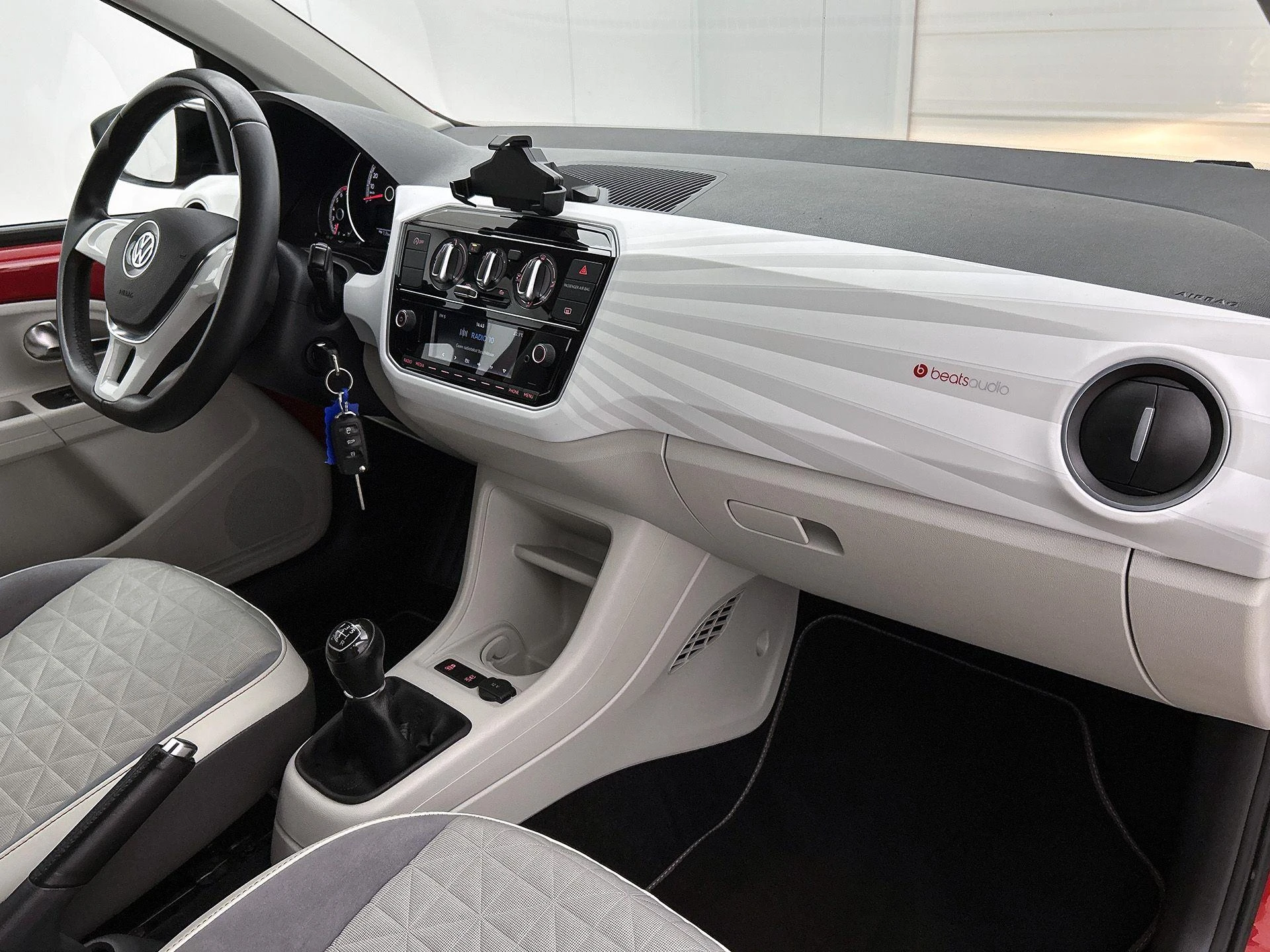 Volkswagen up! 1.0 BMT up! beats