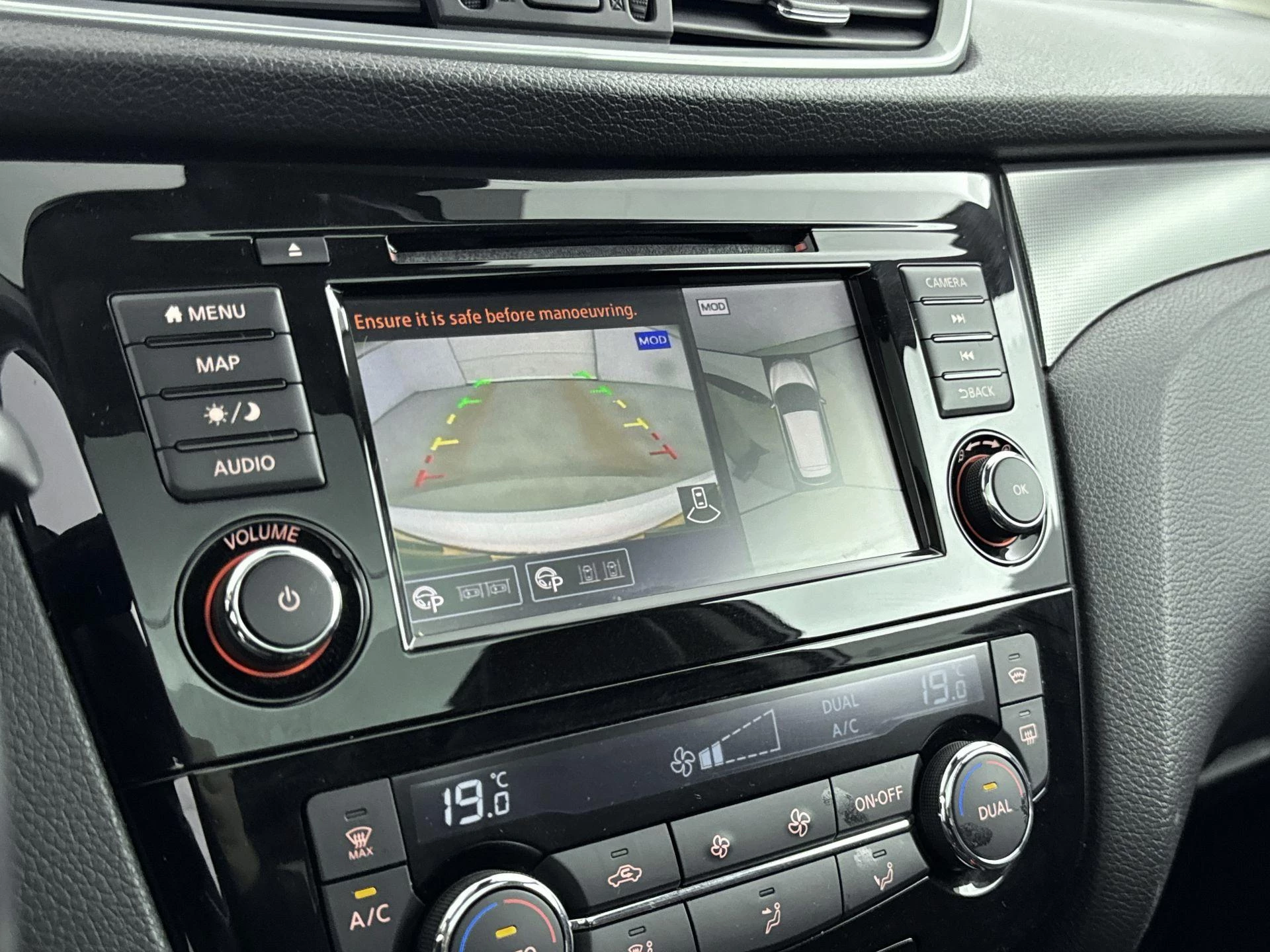 Nissan-QASHQAI-image-9